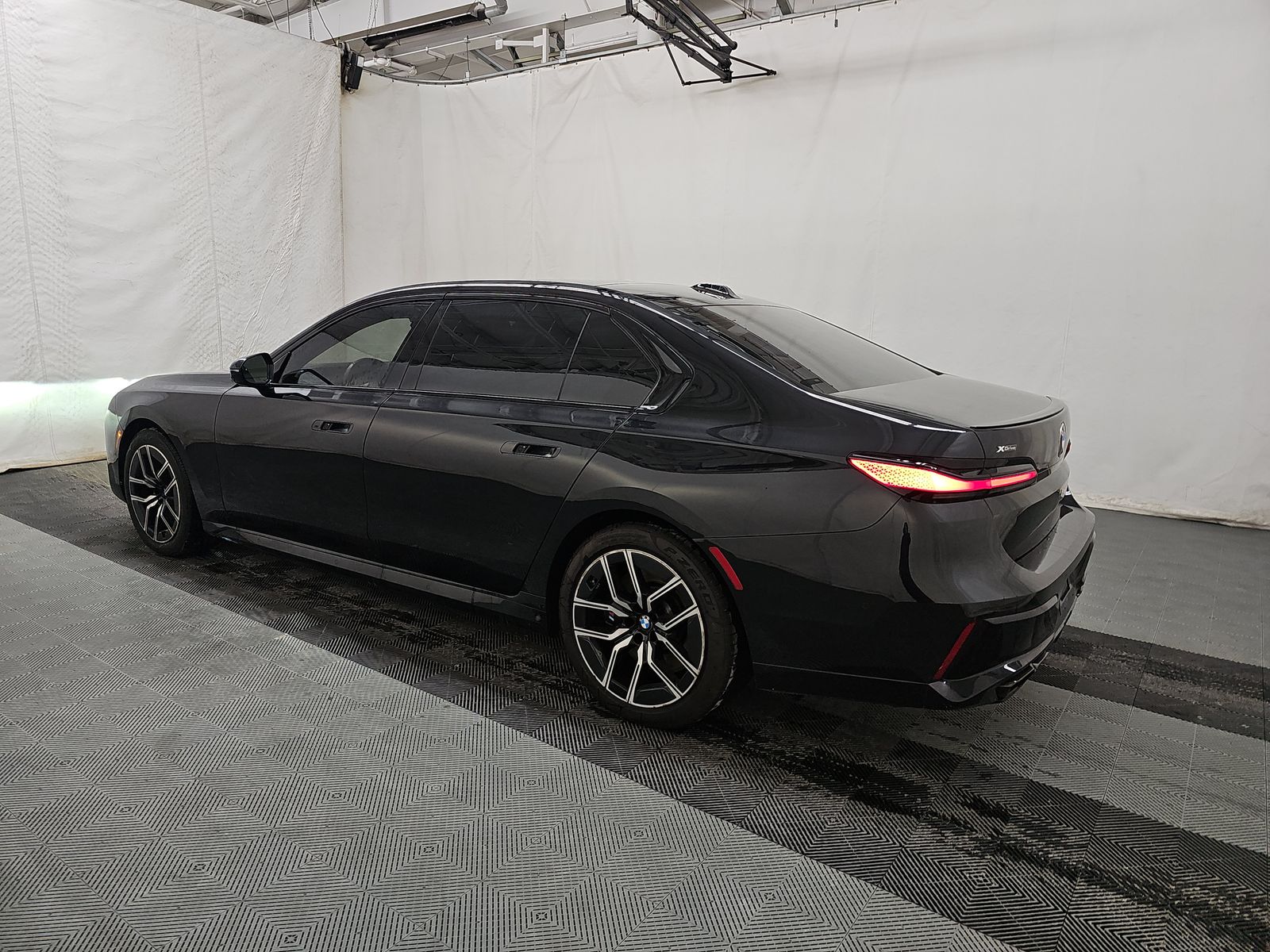 2023 BMW 7 Series 760i xDrive AWD