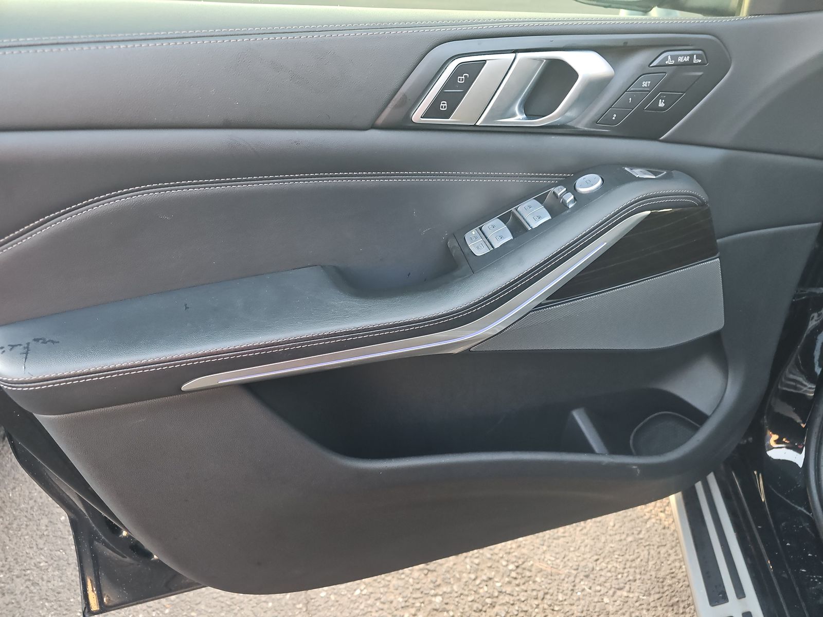 2023 BMW X7 xDrive40i AWD