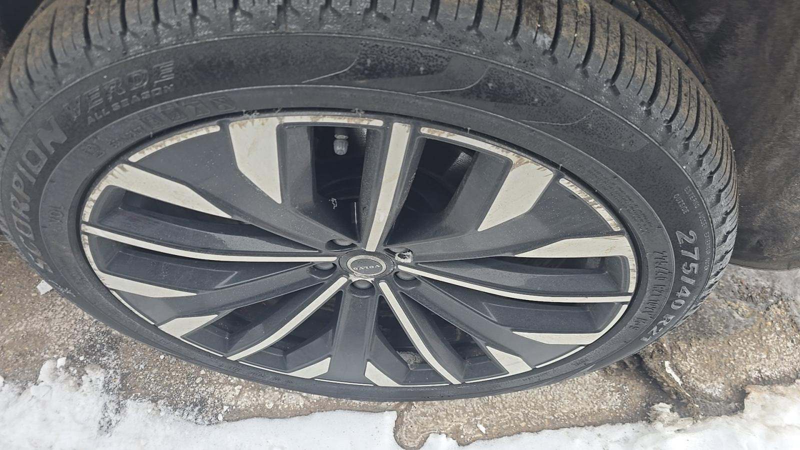 2025 Volvo XC90 B5 Plus AWD