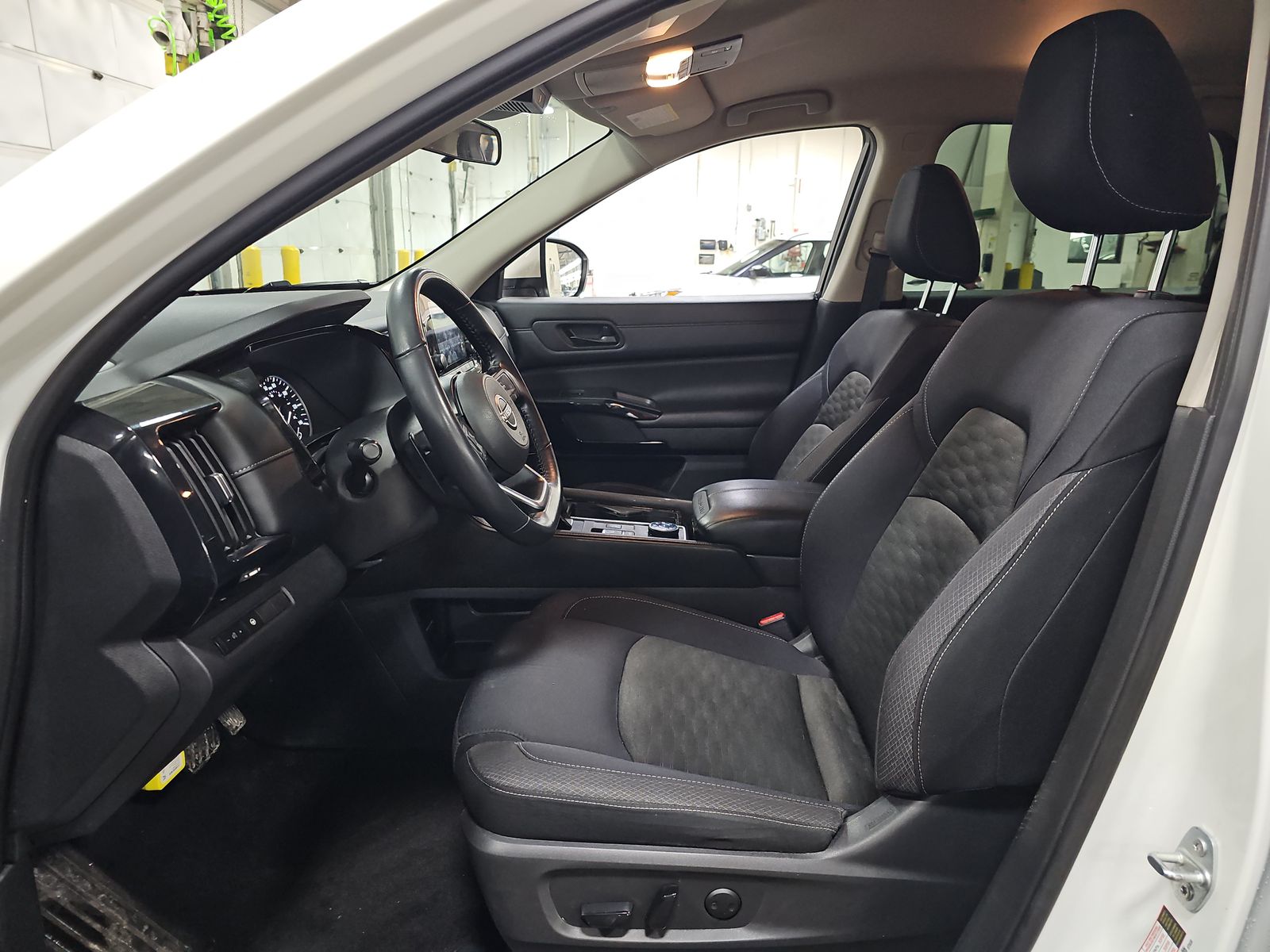 2024 Nissan Pathfinder SV AWD