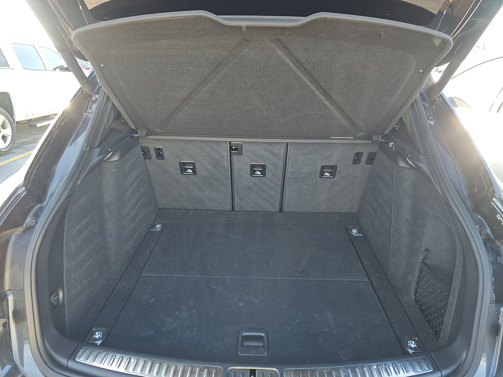 2022 Porsche Macan Base AWD