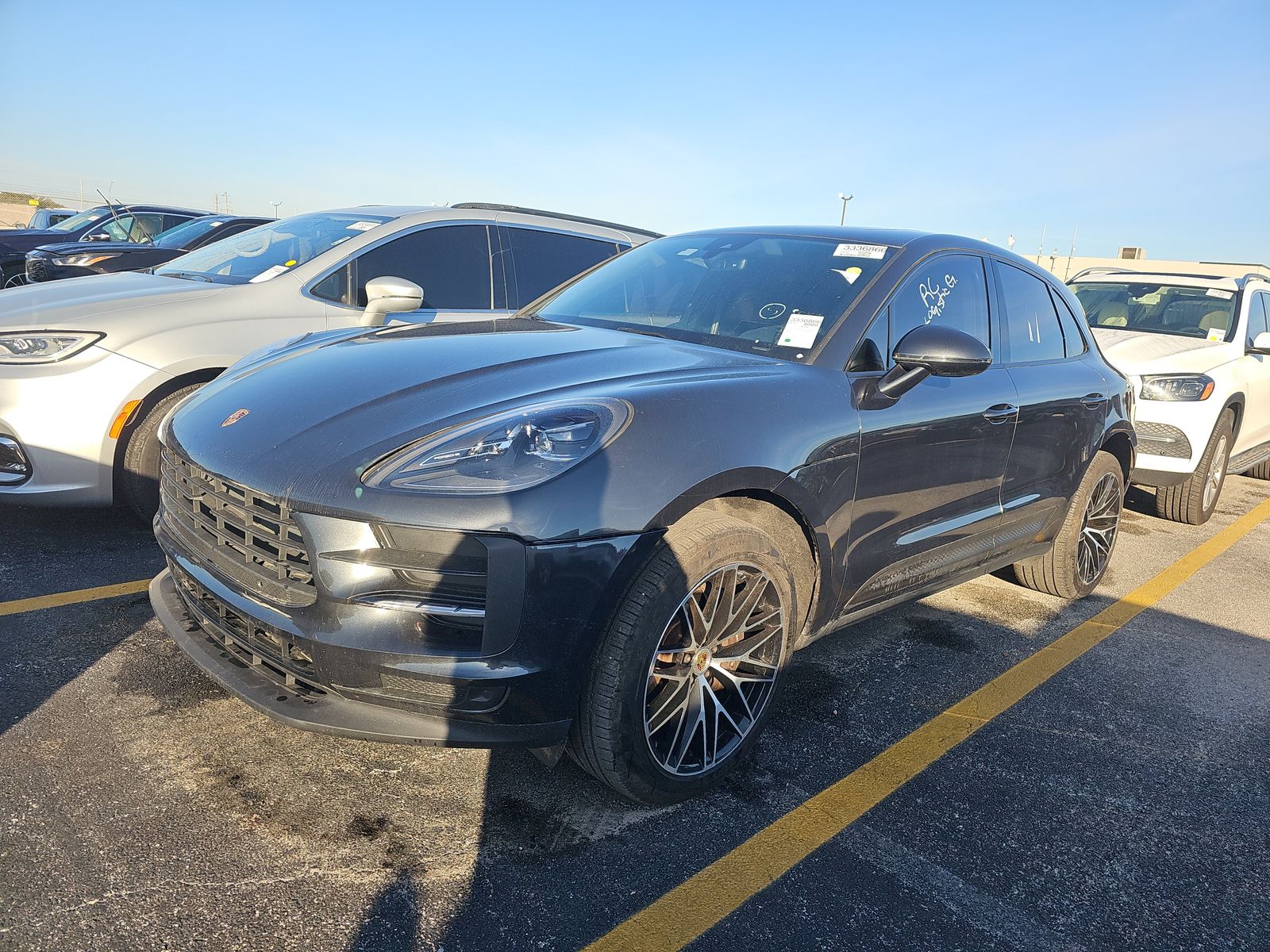 2022 Porsche Macan Base AWD