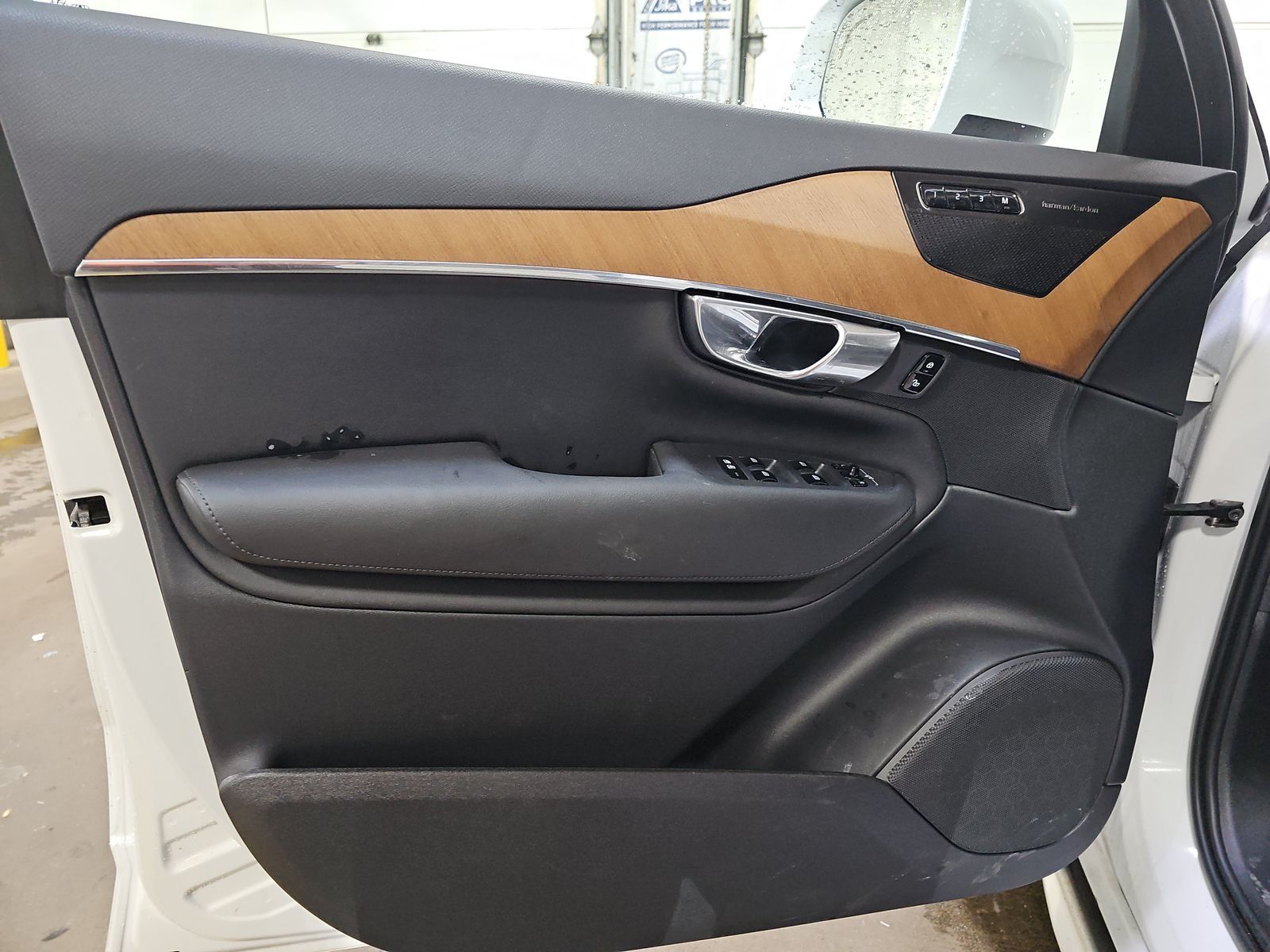 2025 Volvo XC90 B5 Plus AWD