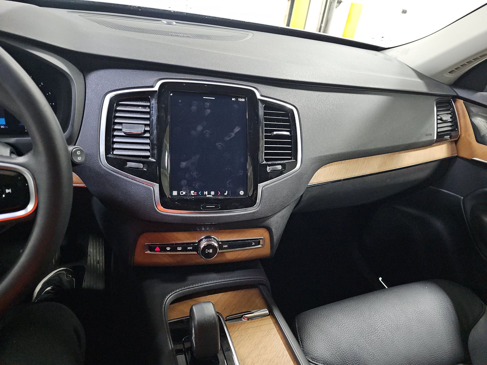 2025 Volvo XC90 B5 Plus AWD