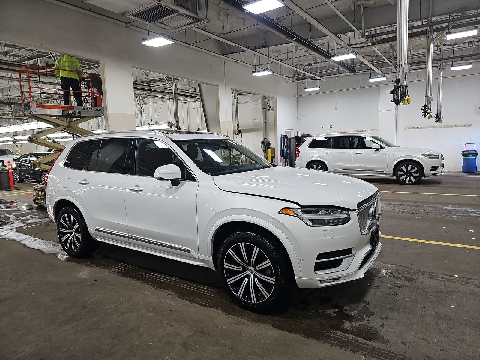 2025 Volvo XC90 B5 Plus AWD