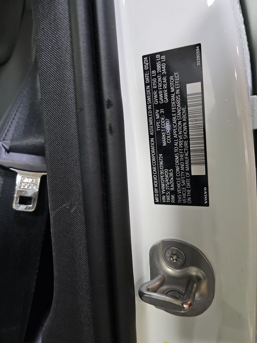 2025 Volvo XC90 B5 Plus AWD