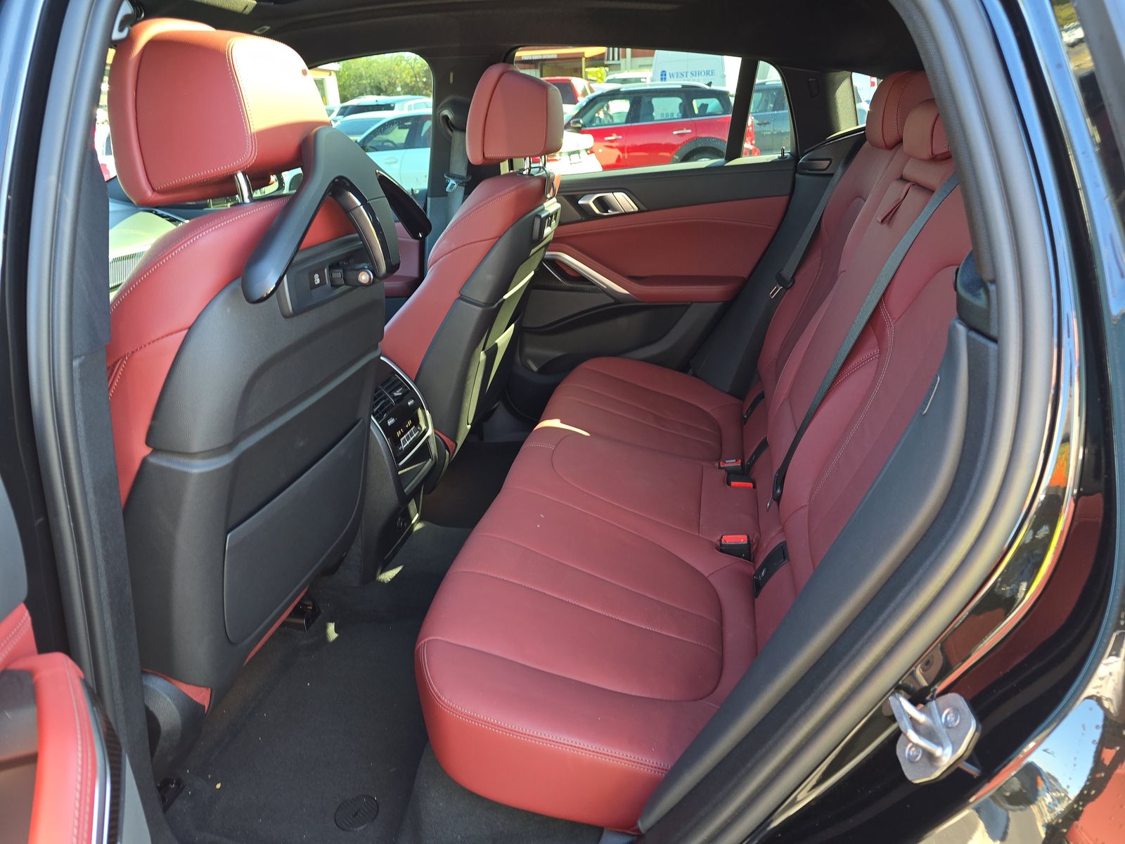 2022 BMW X6 M50i AWD