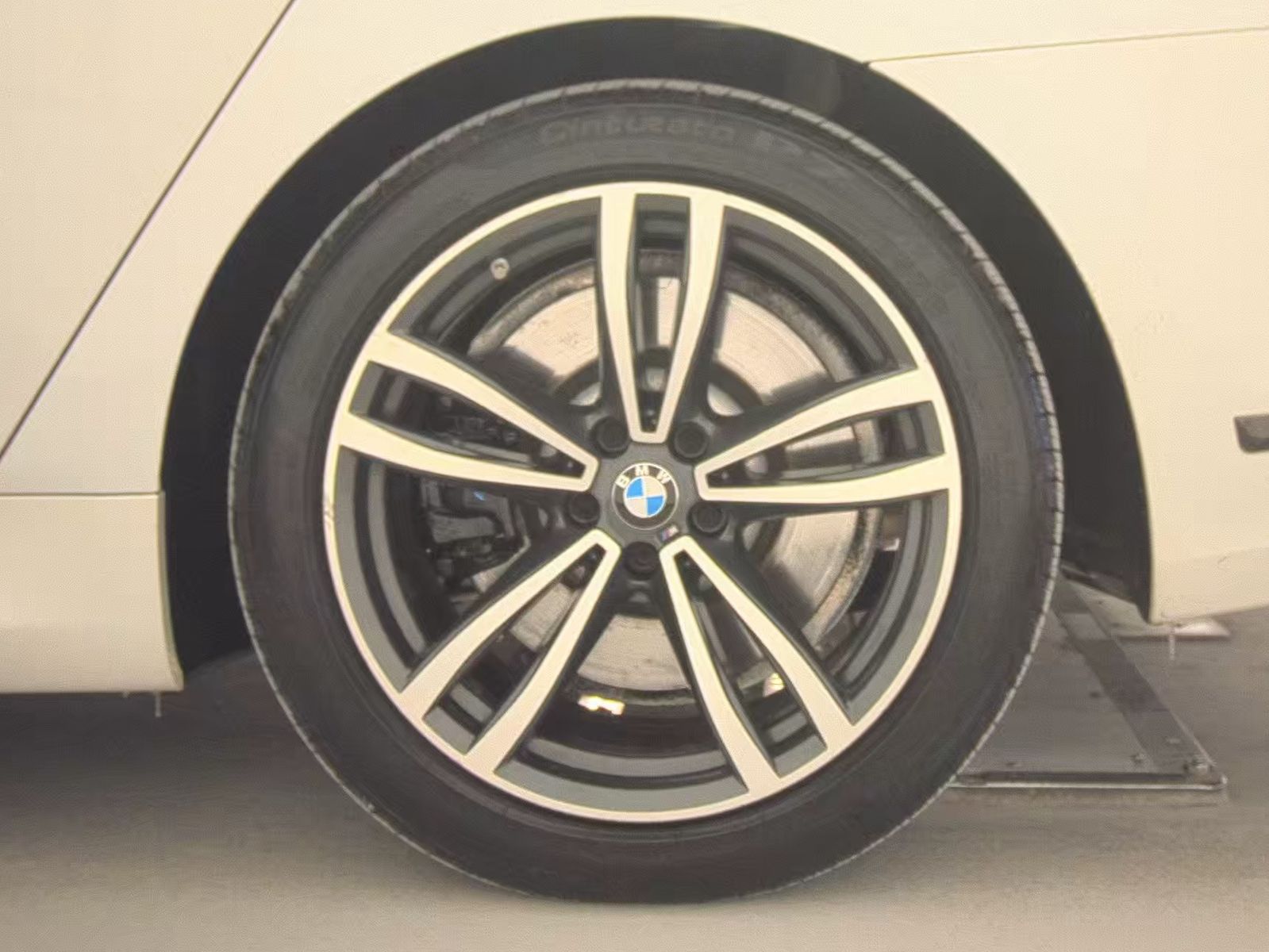 2022 BMW 7 Series 750i xDrive AWD