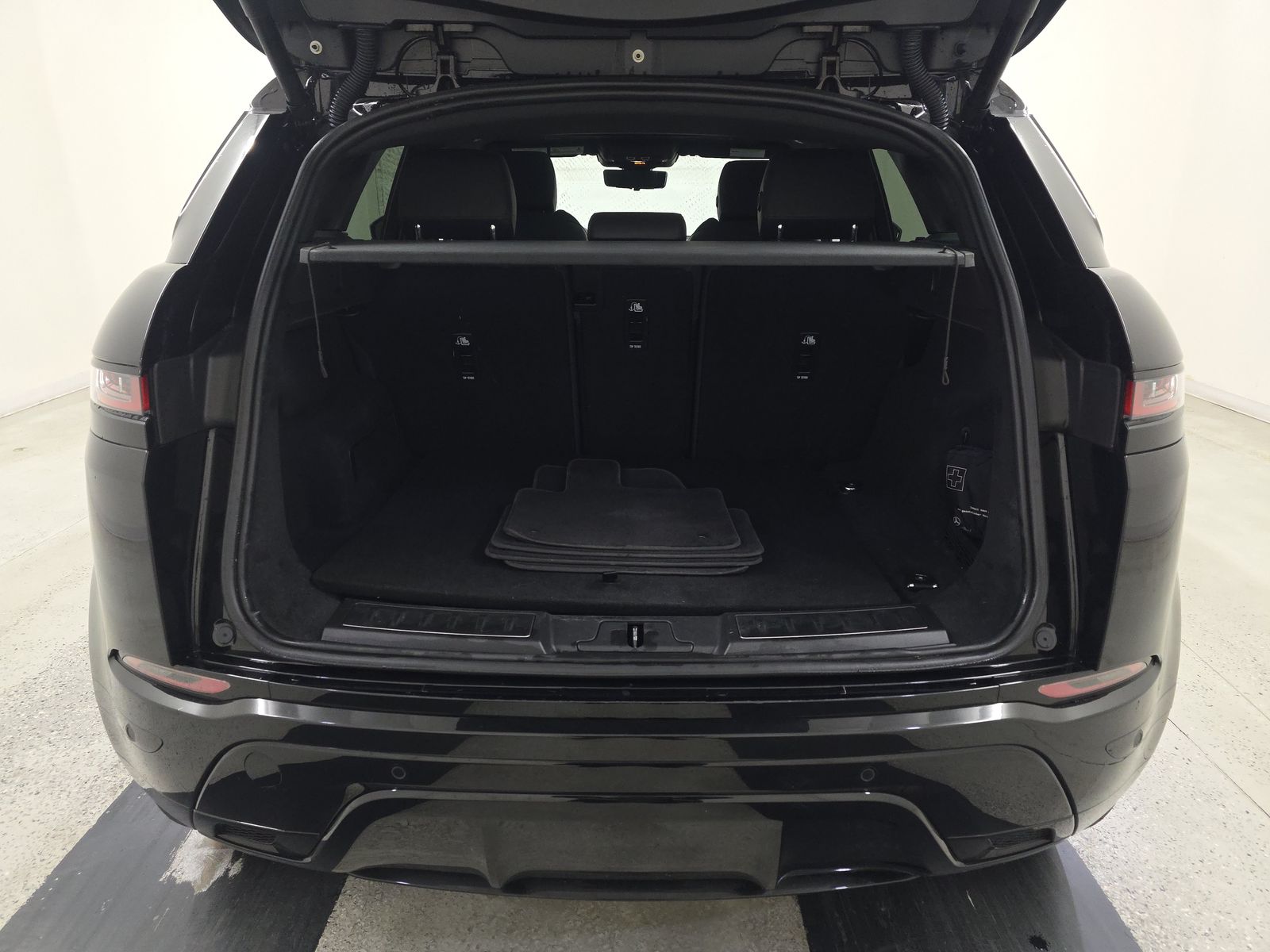 2022 Land Rover Range Rover Evoque R-Dynamic SE AWD