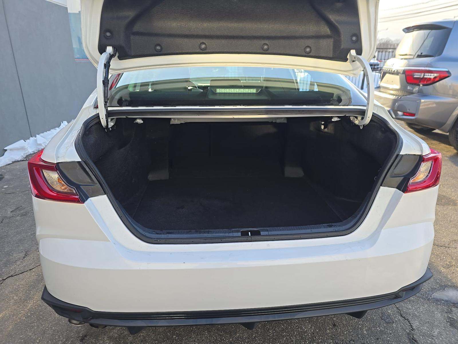 2025 Toyota Camry SE FWD