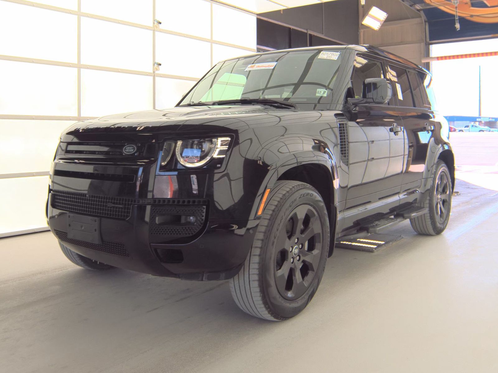 2023 Land Rover Defender 110 X-Dynamic SE AWD