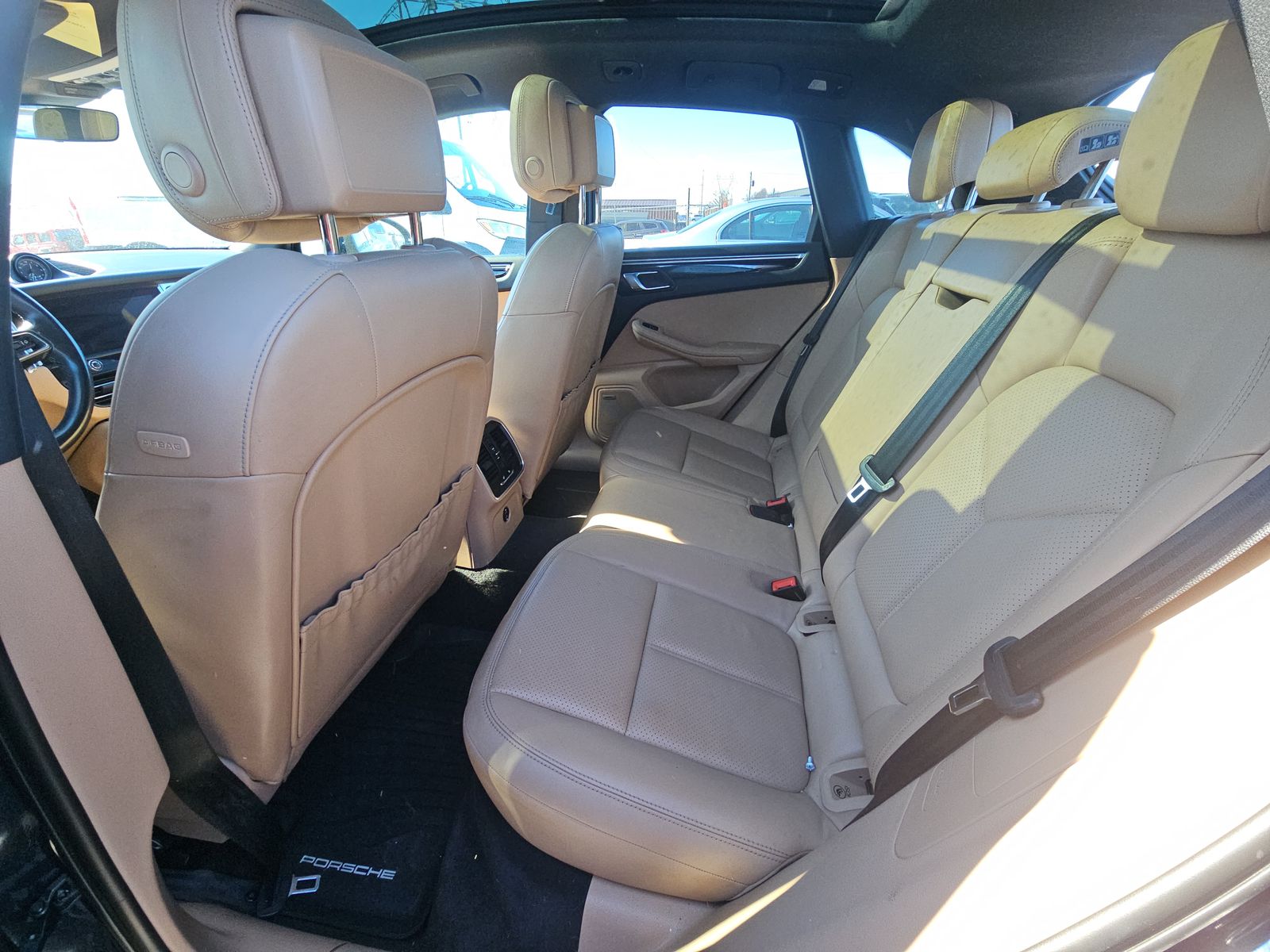 2022 Porsche Macan Base AWD