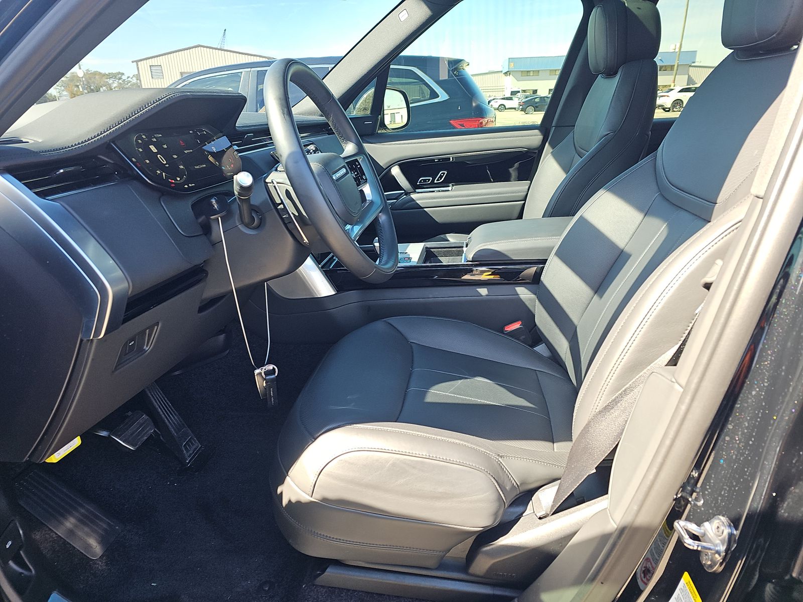 2025 Land Rover Range Rover SE AWD