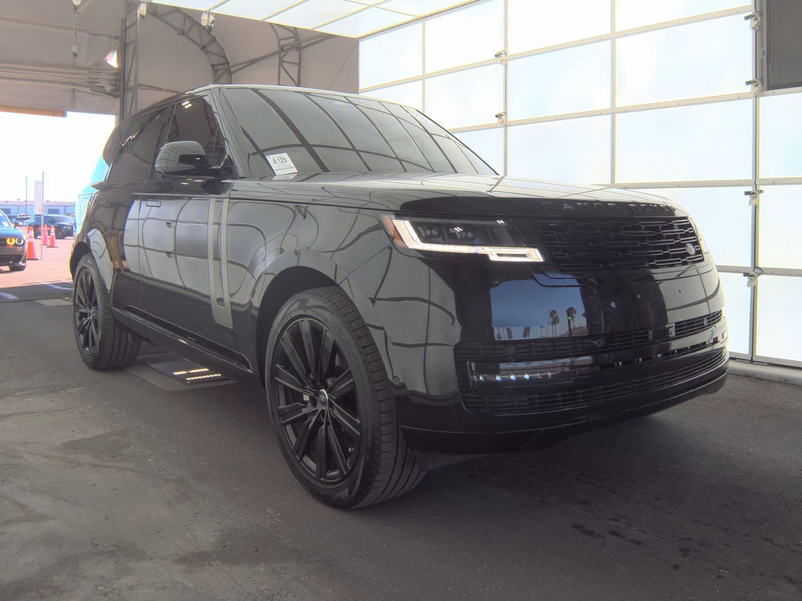 2025 Land Rover Range Rover SE AWD