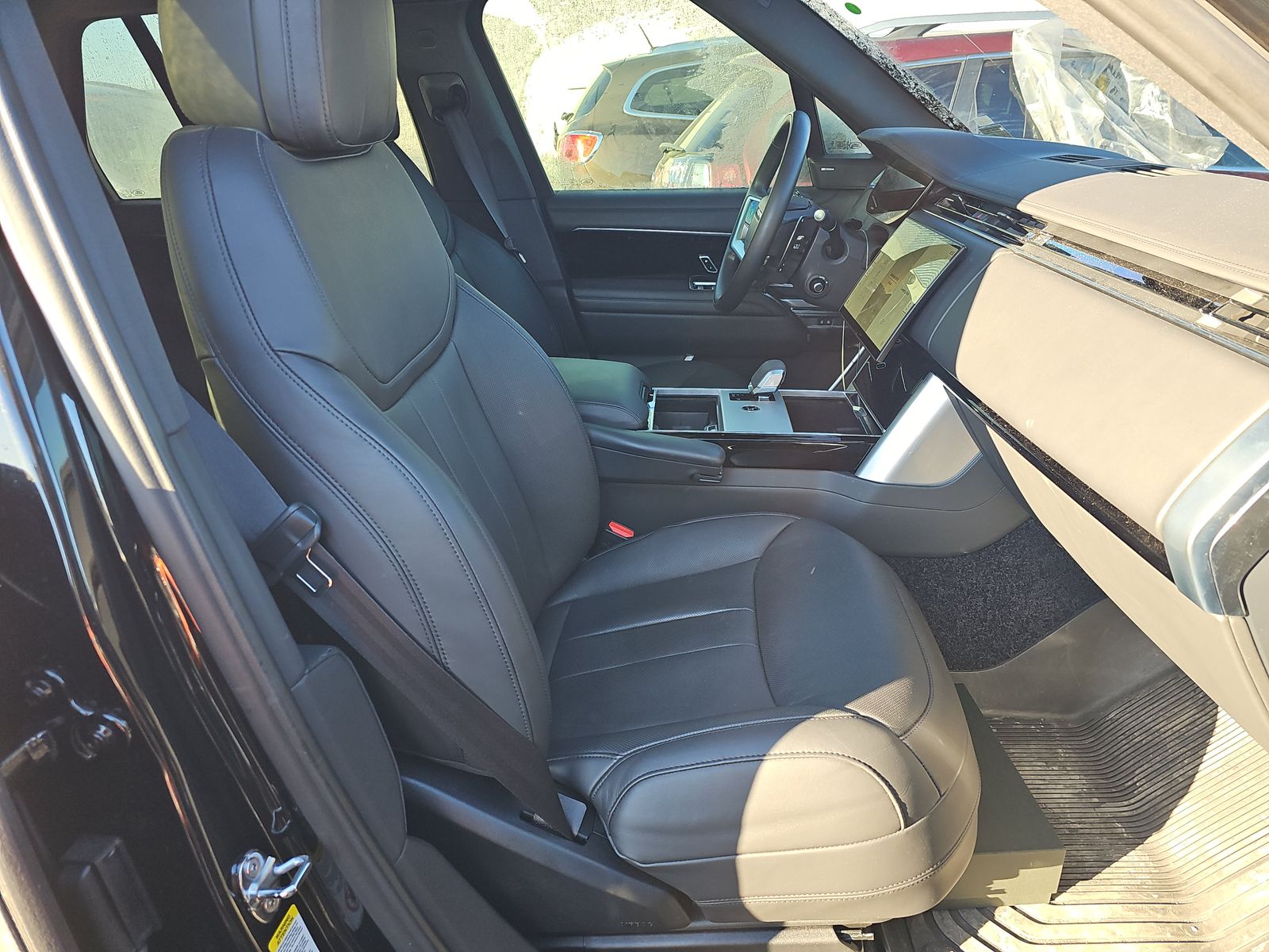 2025 Land Rover Range Rover SE AWD