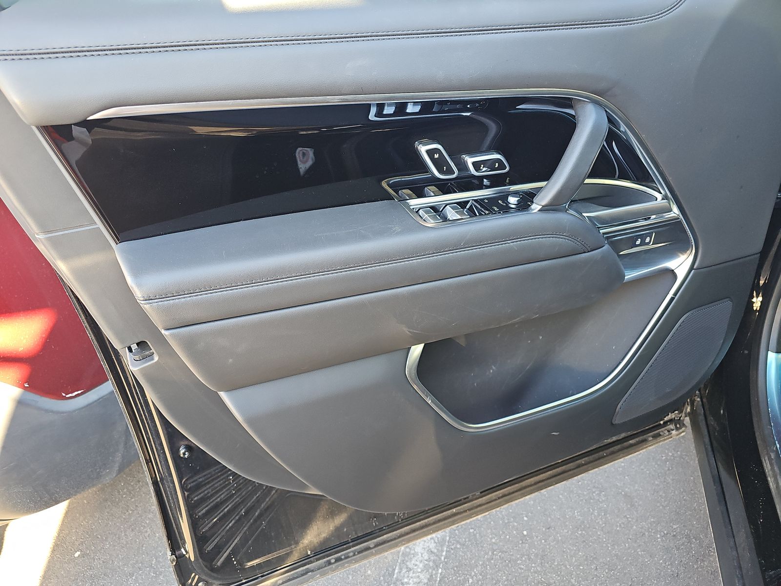 2025 Land Rover Range Rover SE AWD