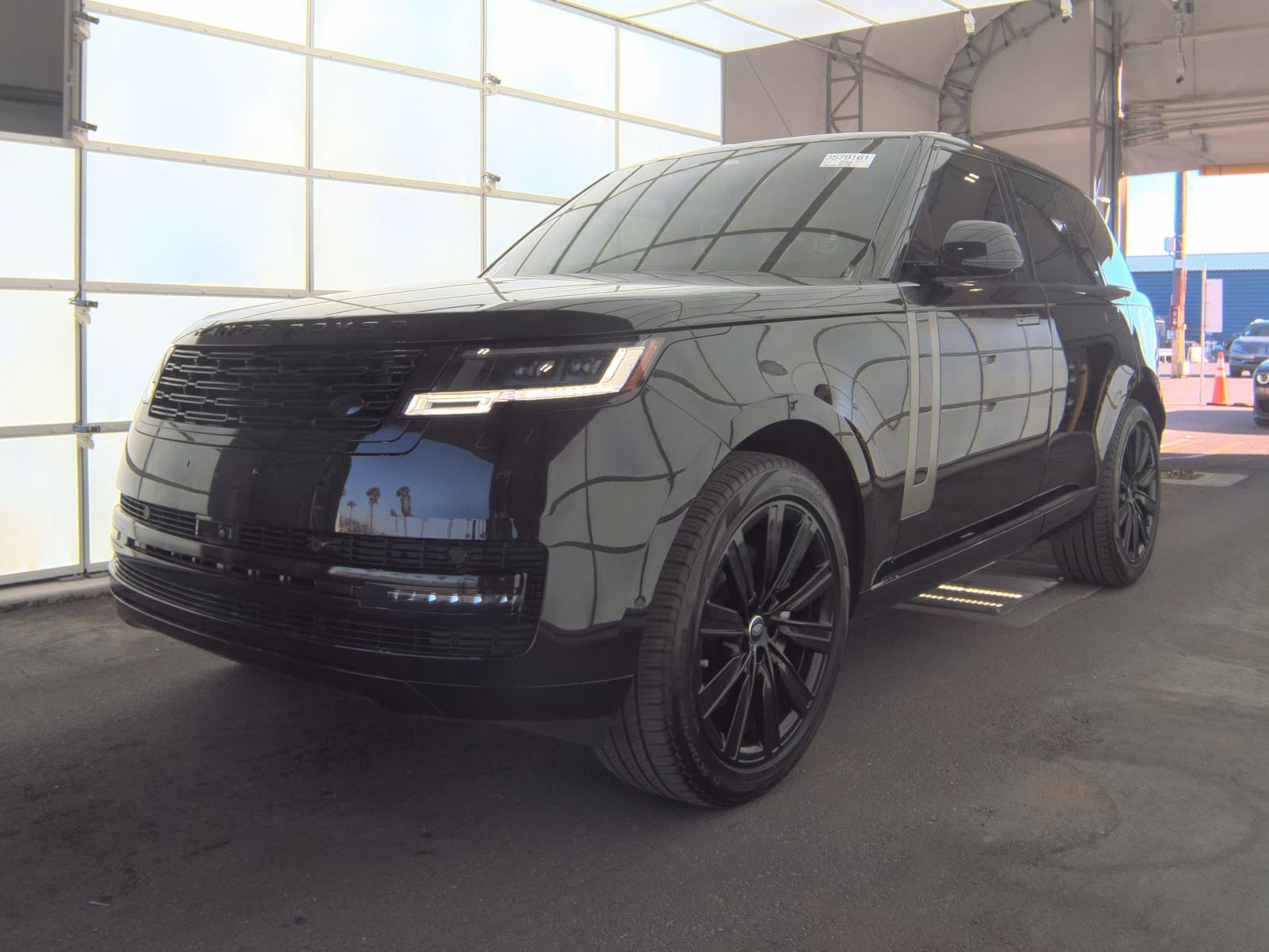 2025 Land Rover Range Rover SE AWD