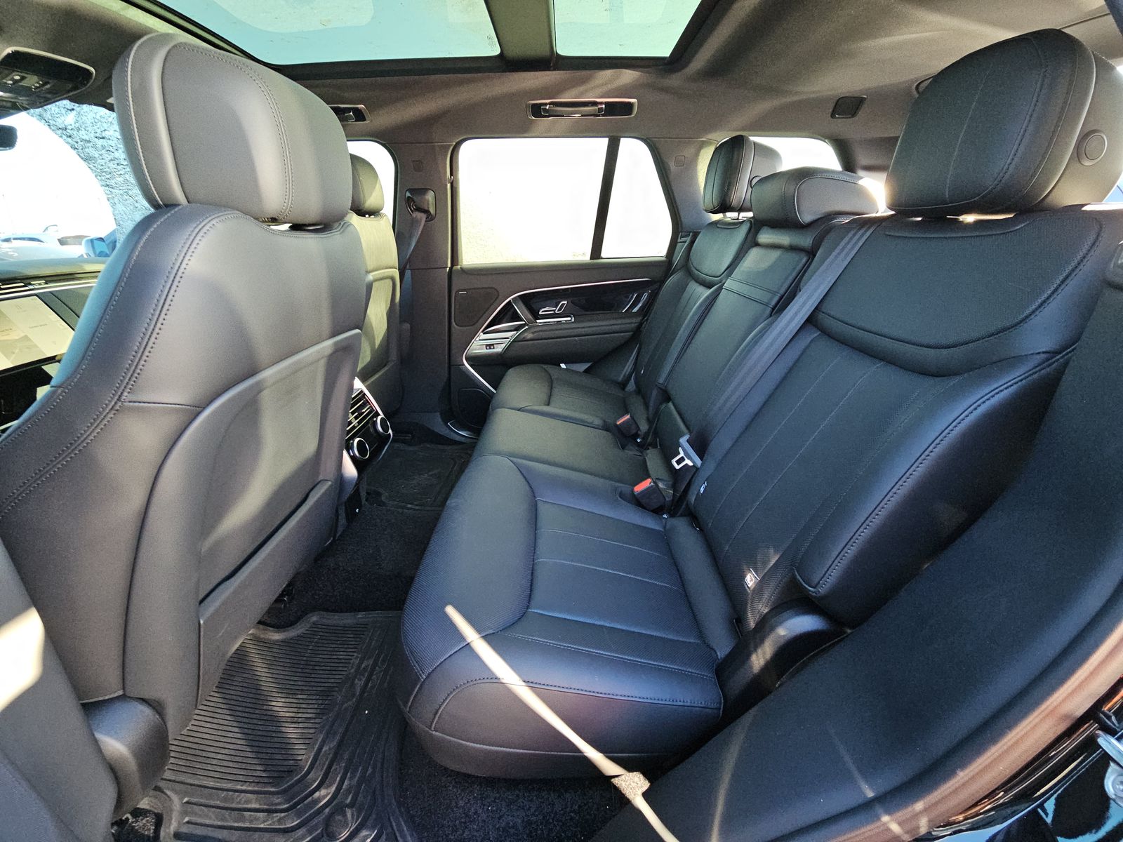 2025 Land Rover Range Rover SE AWD