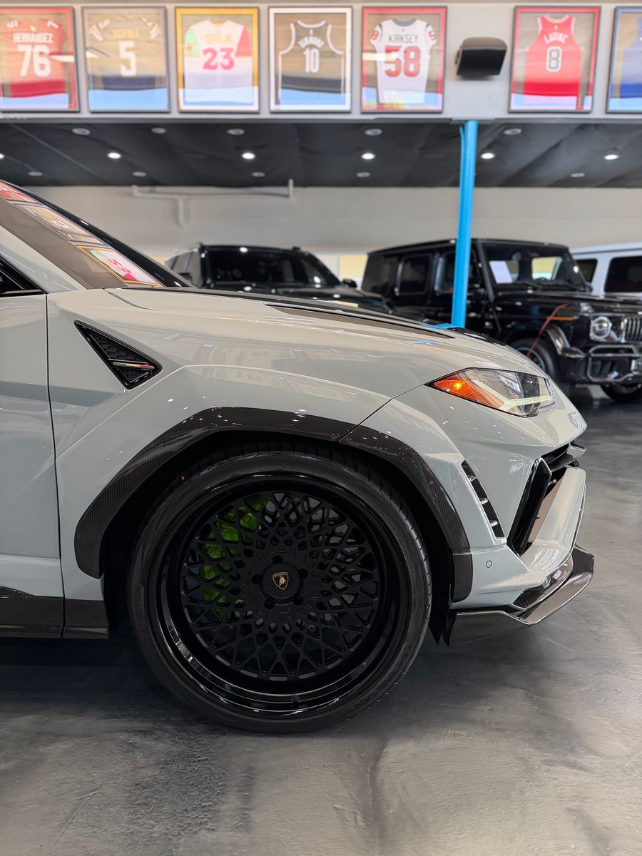 2024 Lamborghini Urus Performante AWD