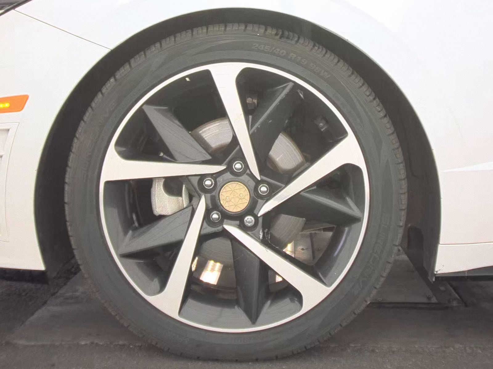 HYUNDAI SEL PLUS - 10