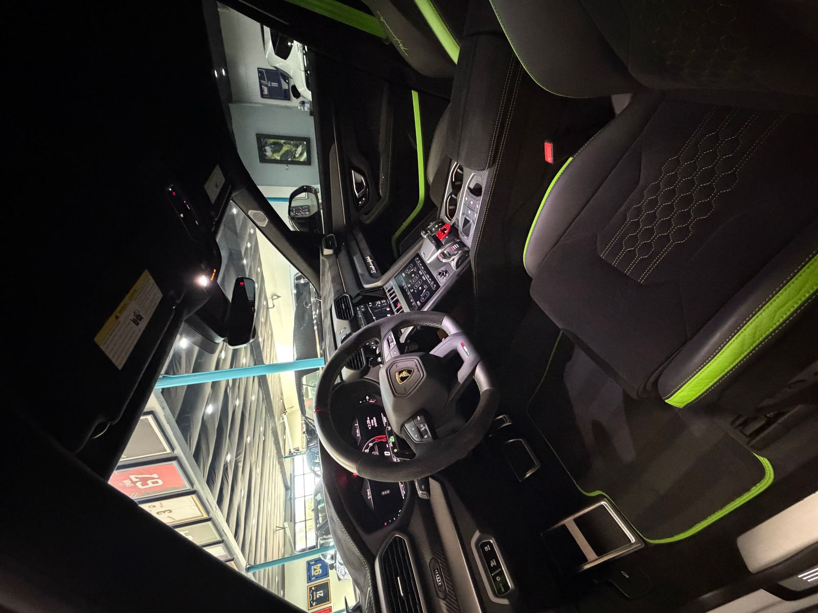 2024 Lamborghini Urus Performante AWD