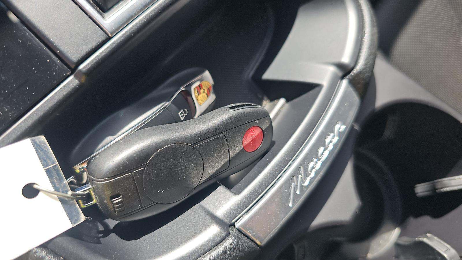 2022 Porsche Macan Base AWD