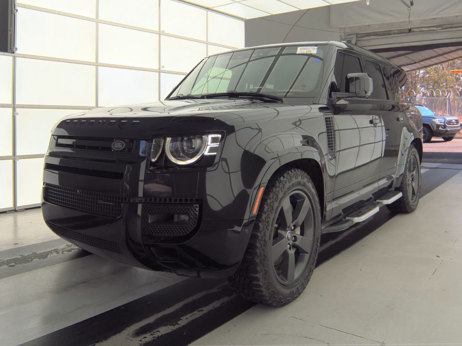 2023 Land Rover Defender 130 X-Dynamic SE AWD