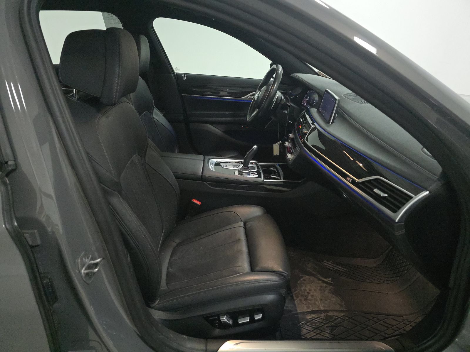 2022 BMW 7 Series 740i xDrive AWD