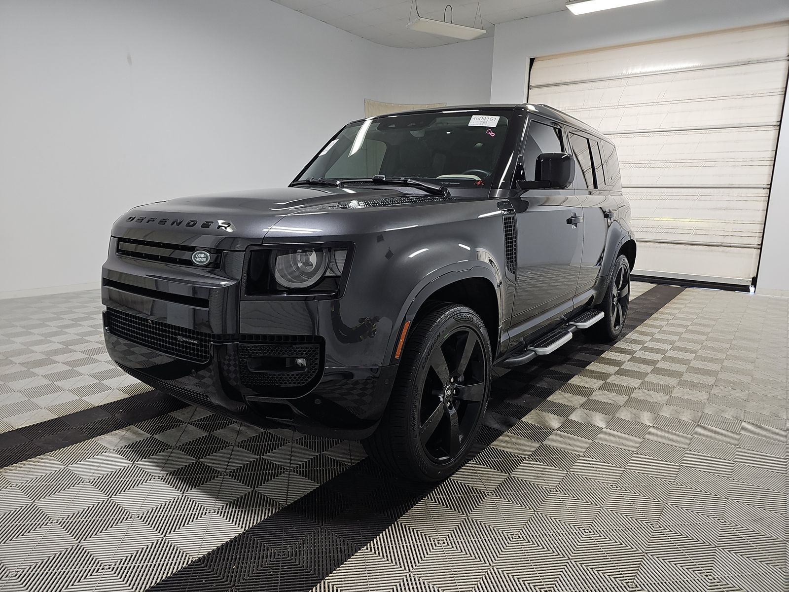 2023 Land Rover Defender 110 X-Dynamic SE AWD