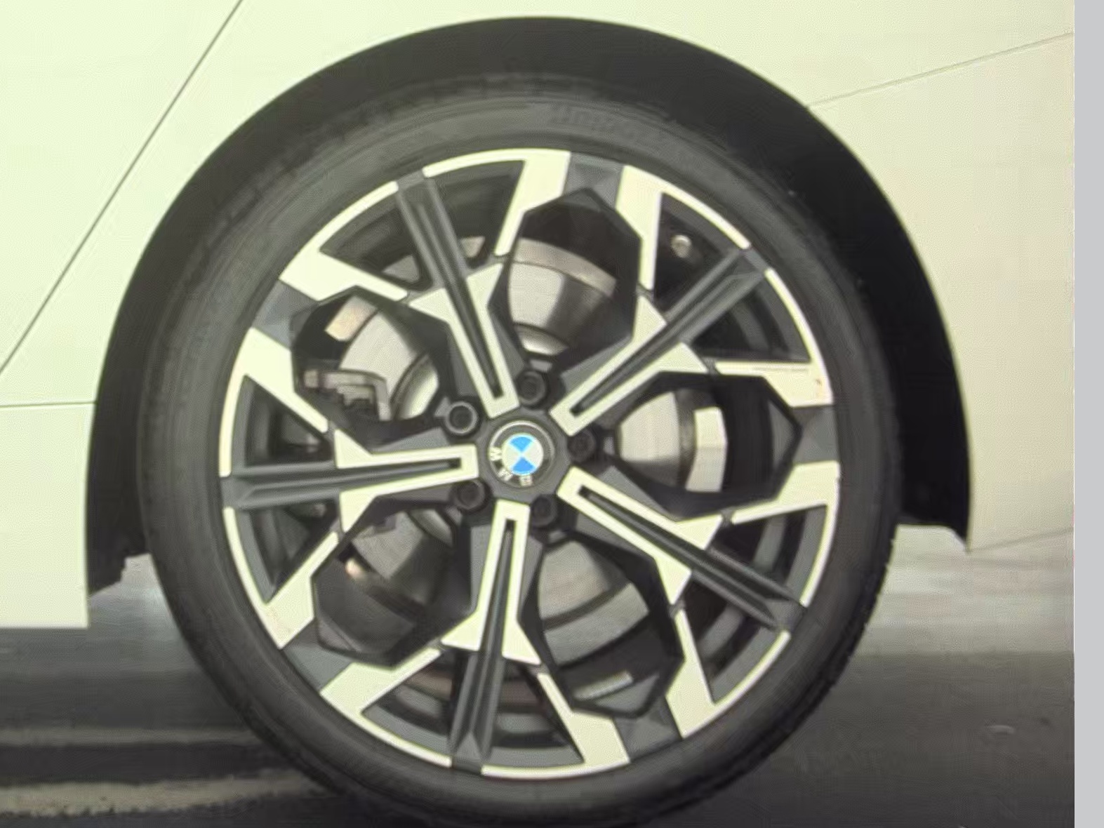 2025 BMW 3 Series 330i RWD