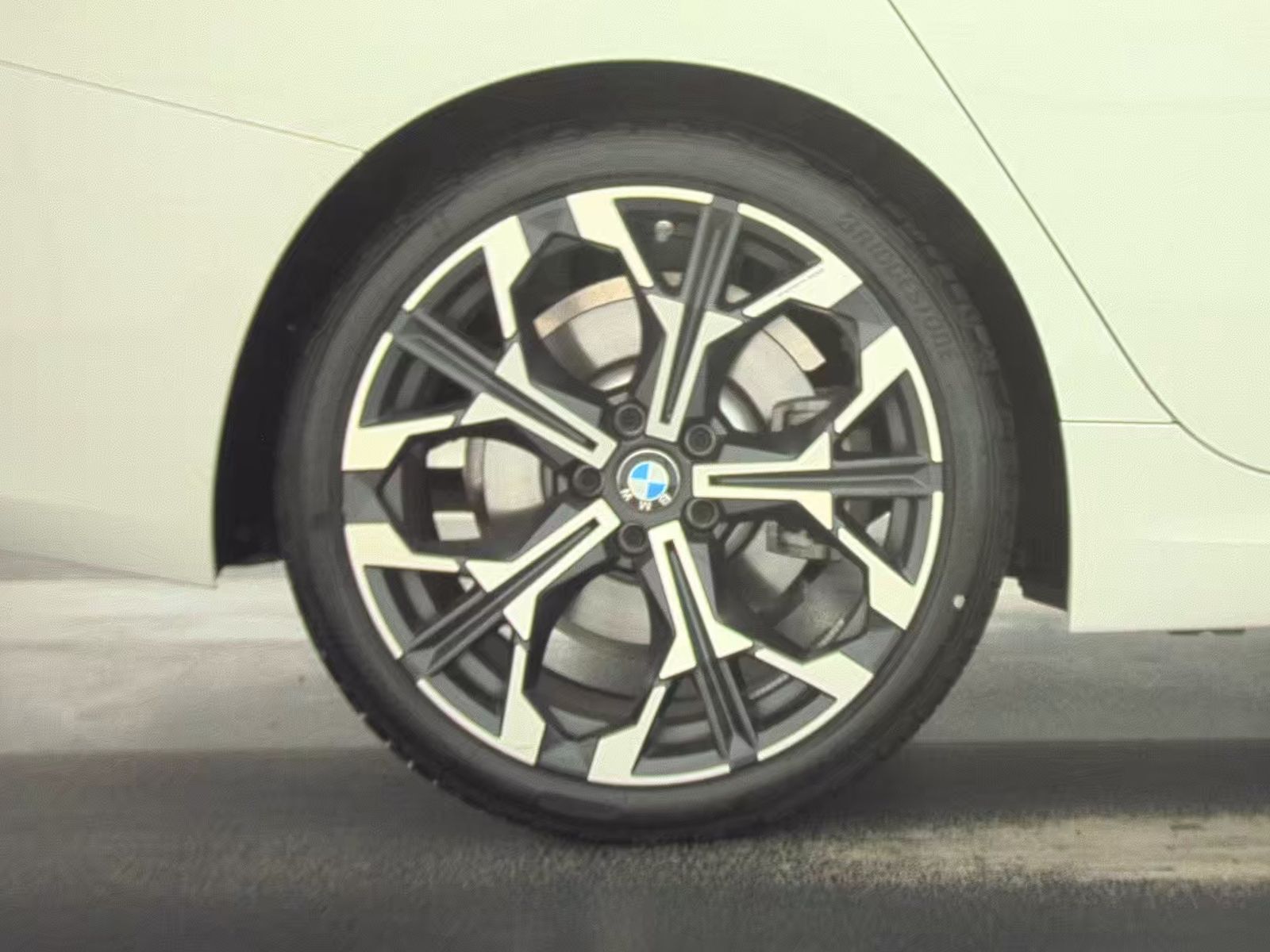 2025 BMW 3 Series 330i RWD