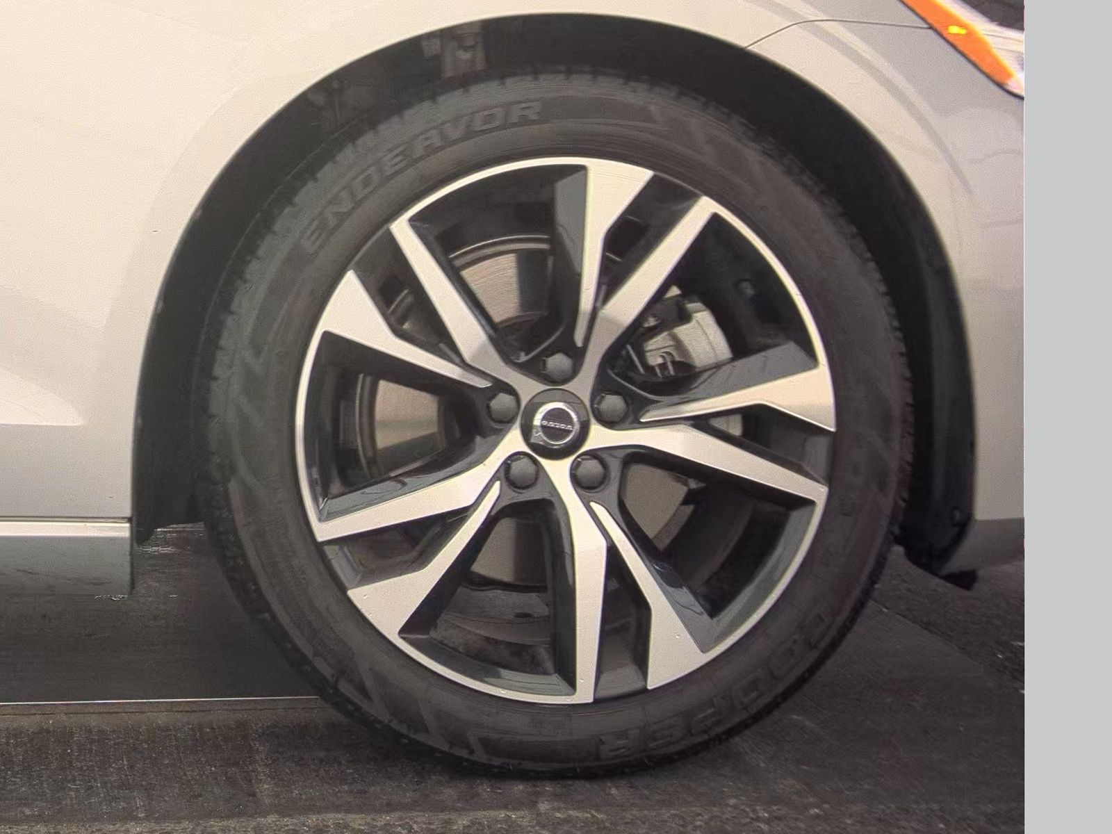 2023 Volvo S60 B5 Plus AWD