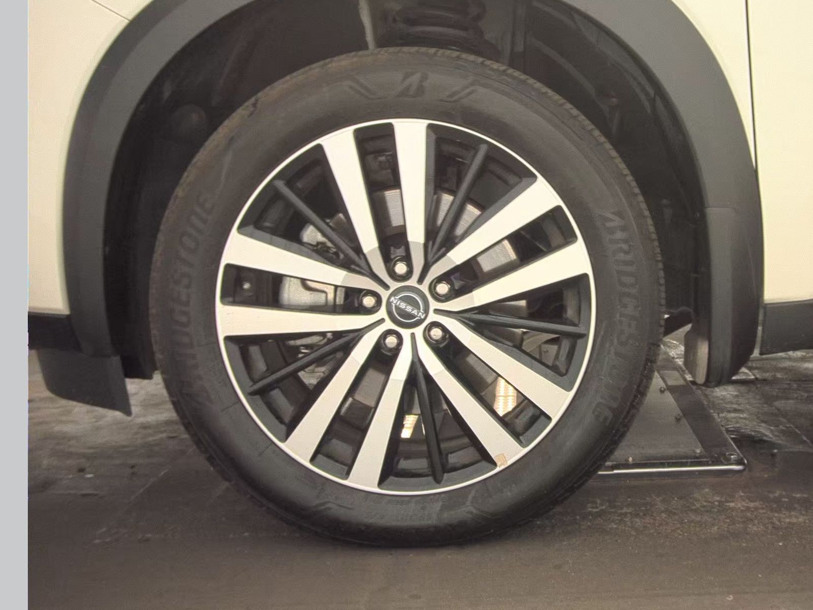 2024 Nissan Pathfinder Platinum FWD