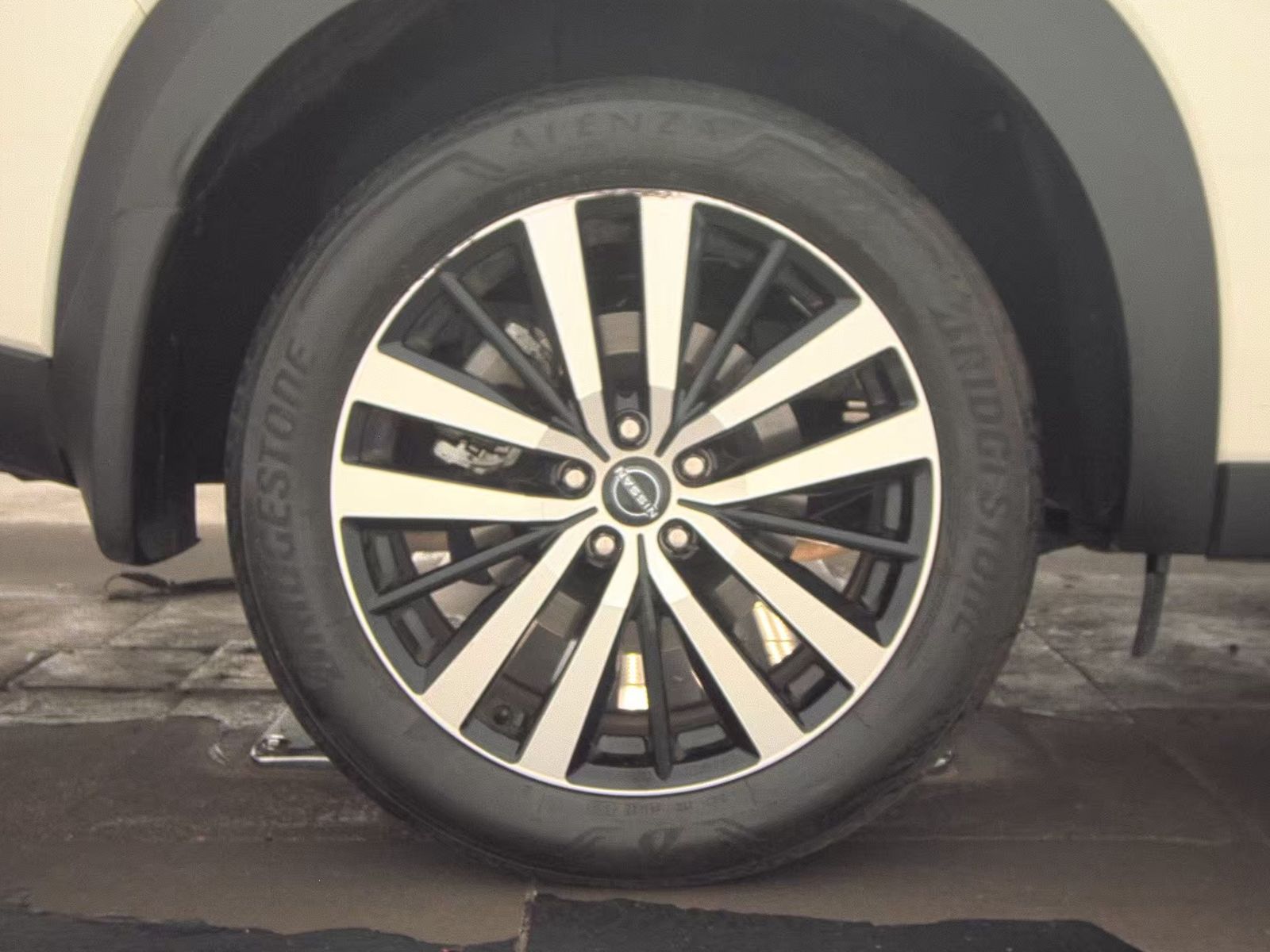 2024 Nissan Pathfinder Platinum FWD