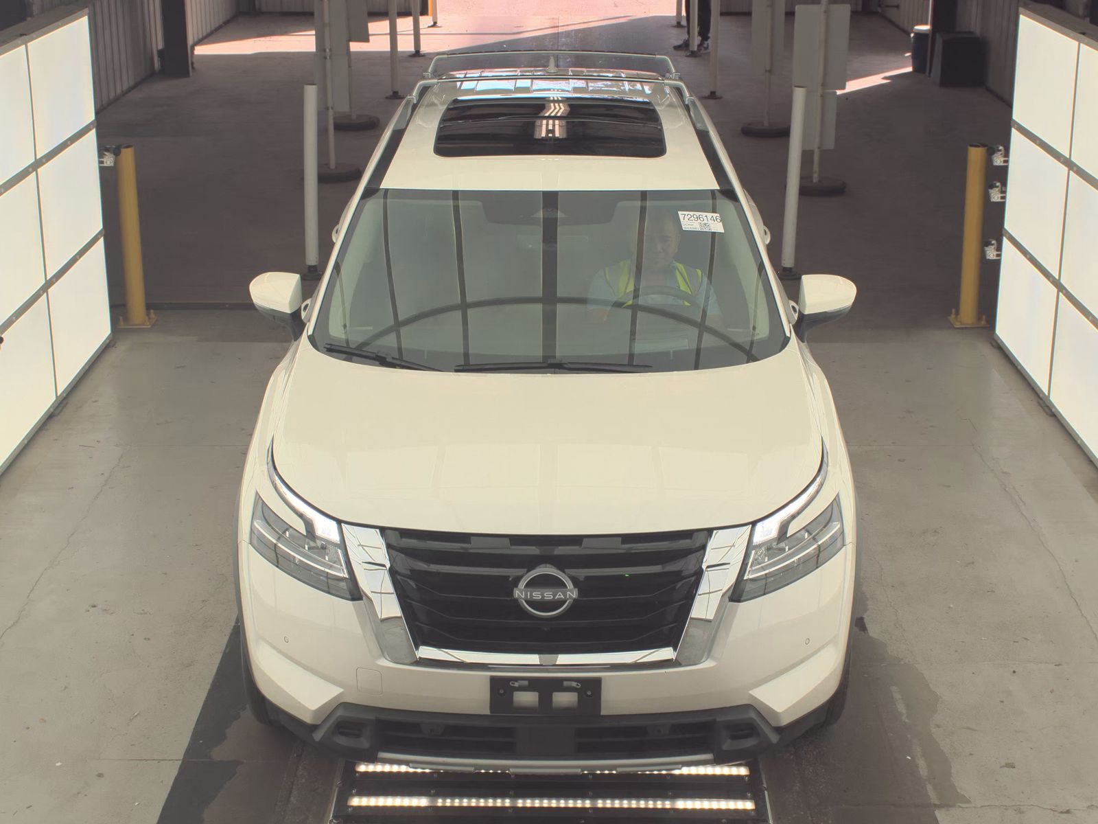 2024 Nissan Pathfinder Platinum FWD