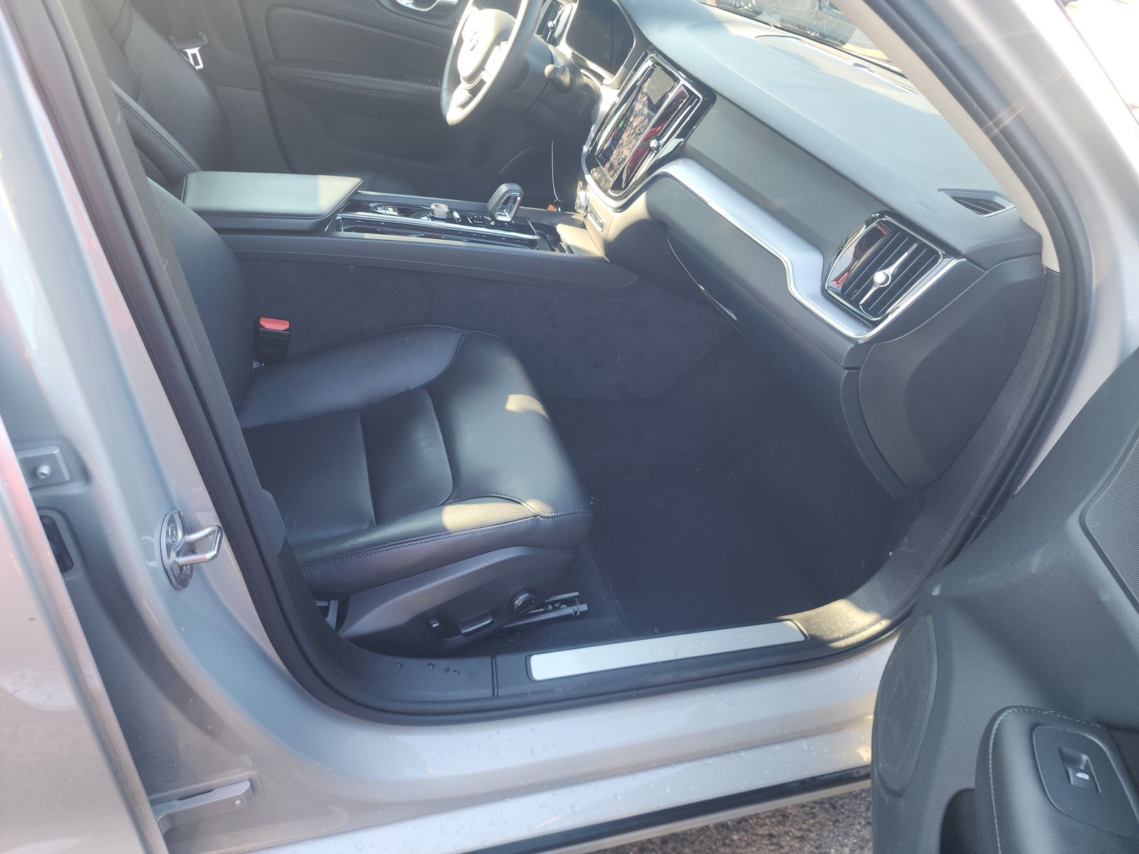 2023 Volvo S60 B5 Plus AWD