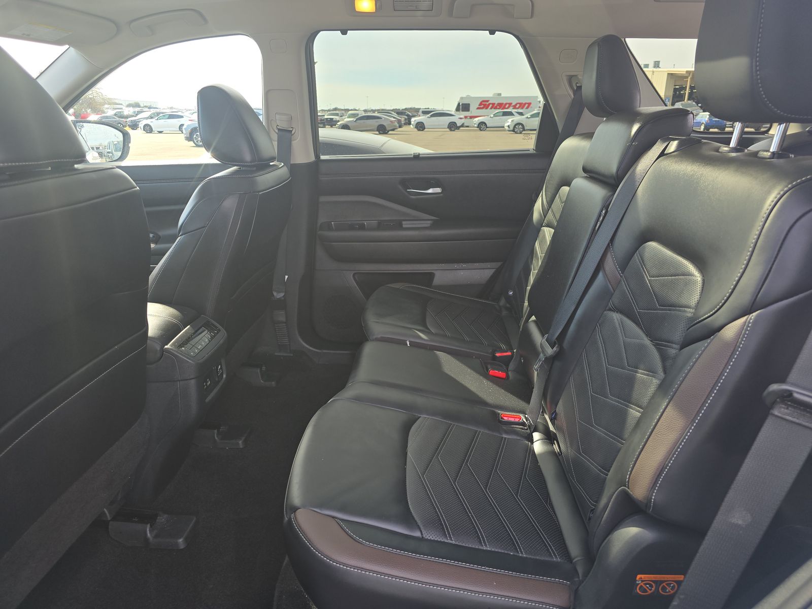 2024 Nissan Pathfinder Platinum FWD