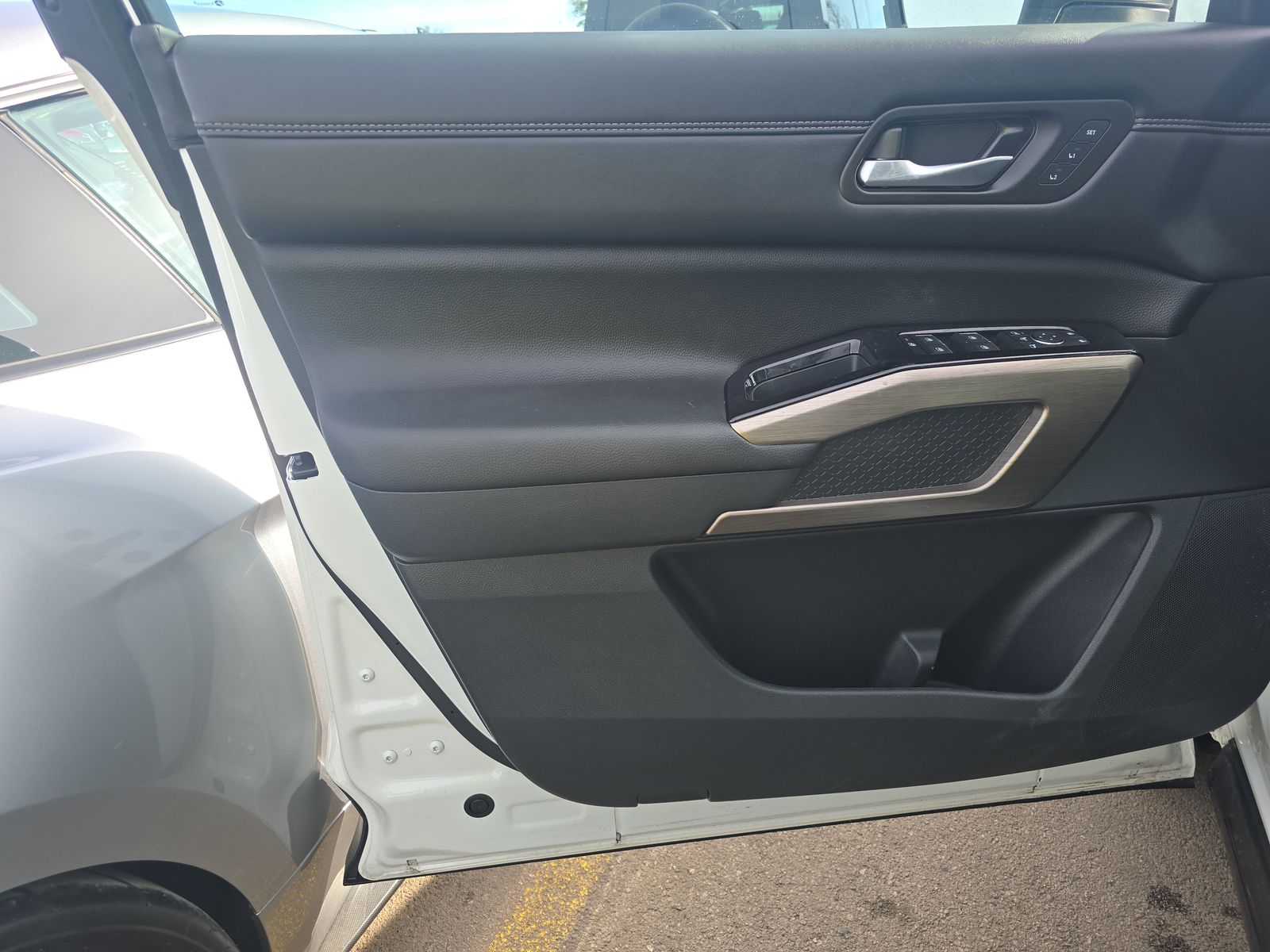 2024 Nissan Pathfinder Platinum FWD