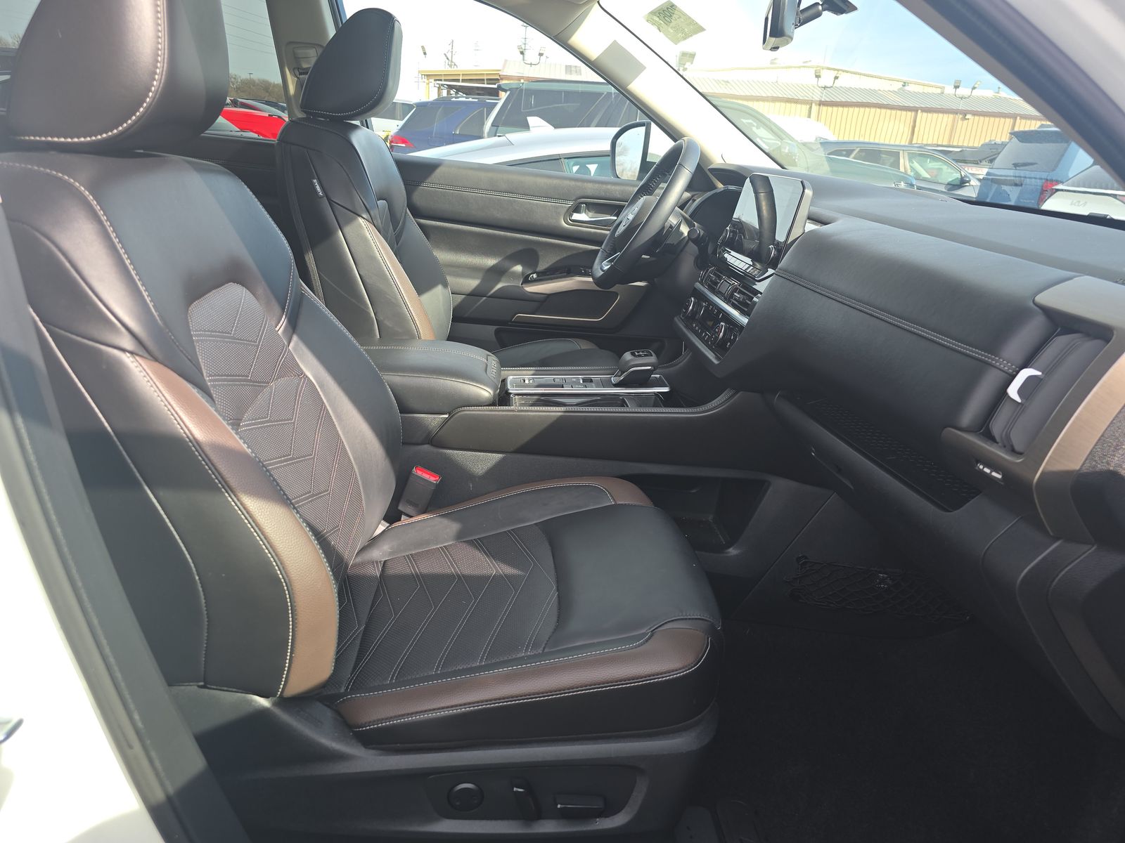 2024 Nissan Pathfinder Platinum FWD