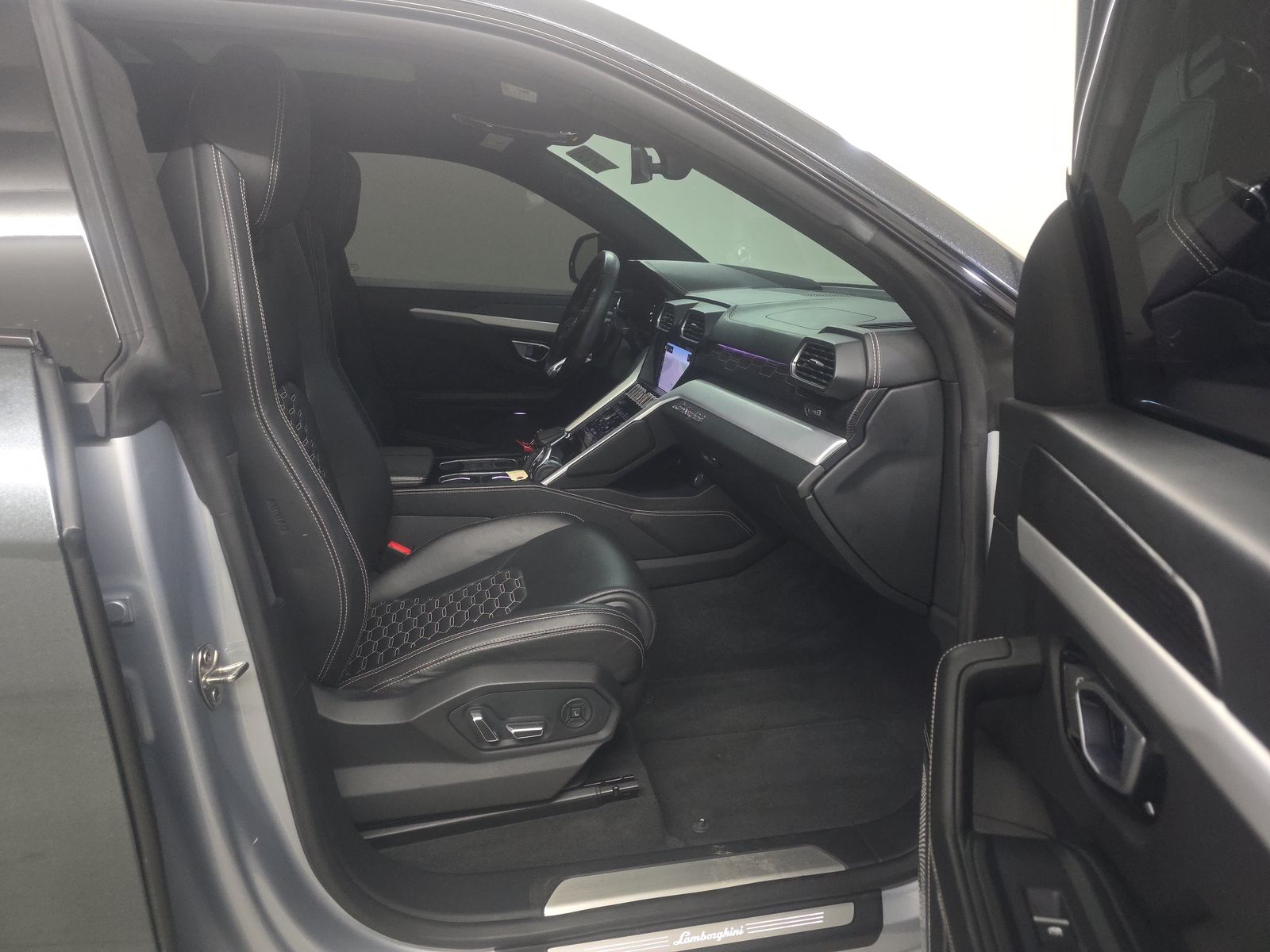 2019 Lamborghini Urus Base AWD