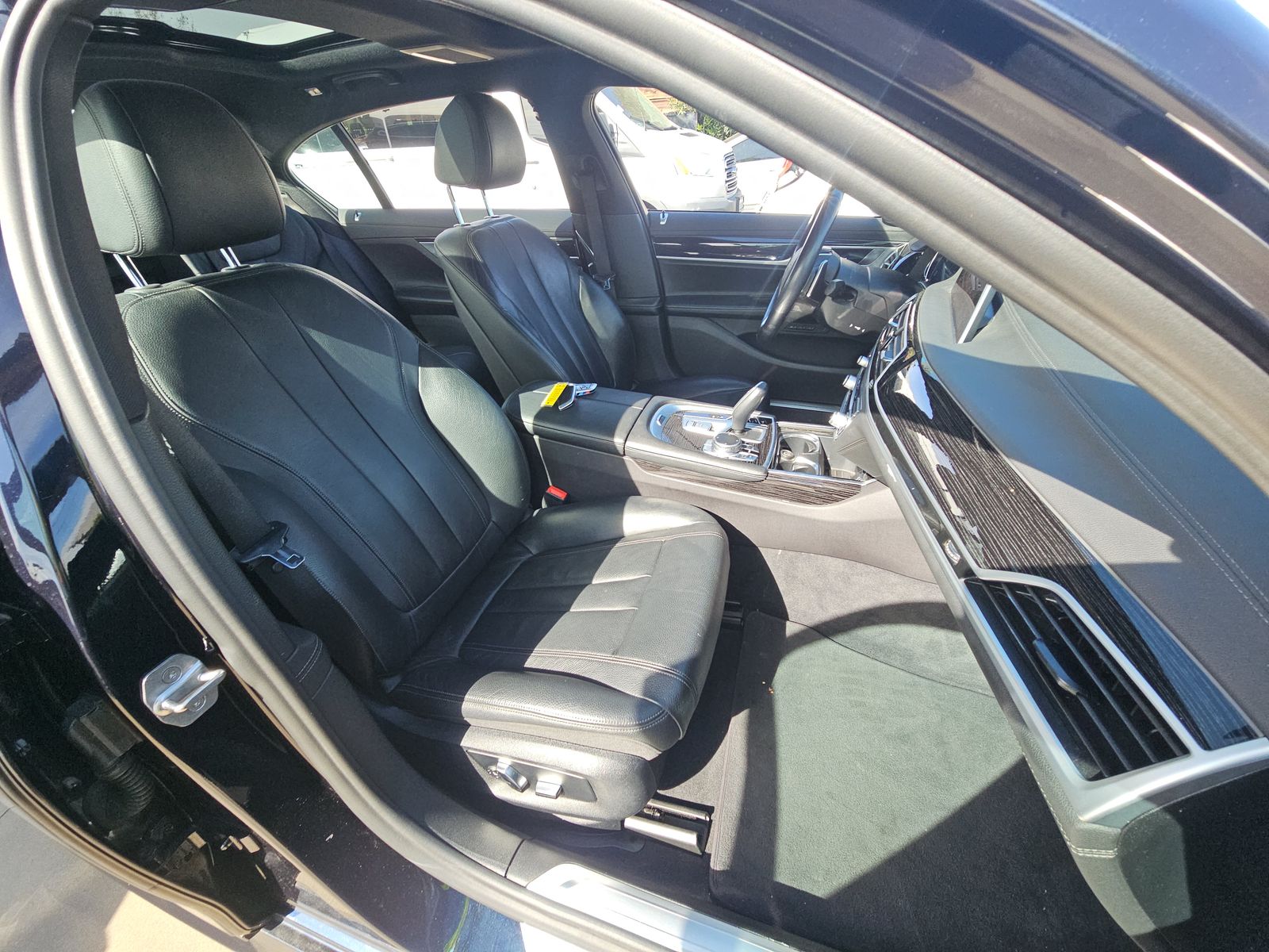 2019 BMW 7 Series 740i RWD