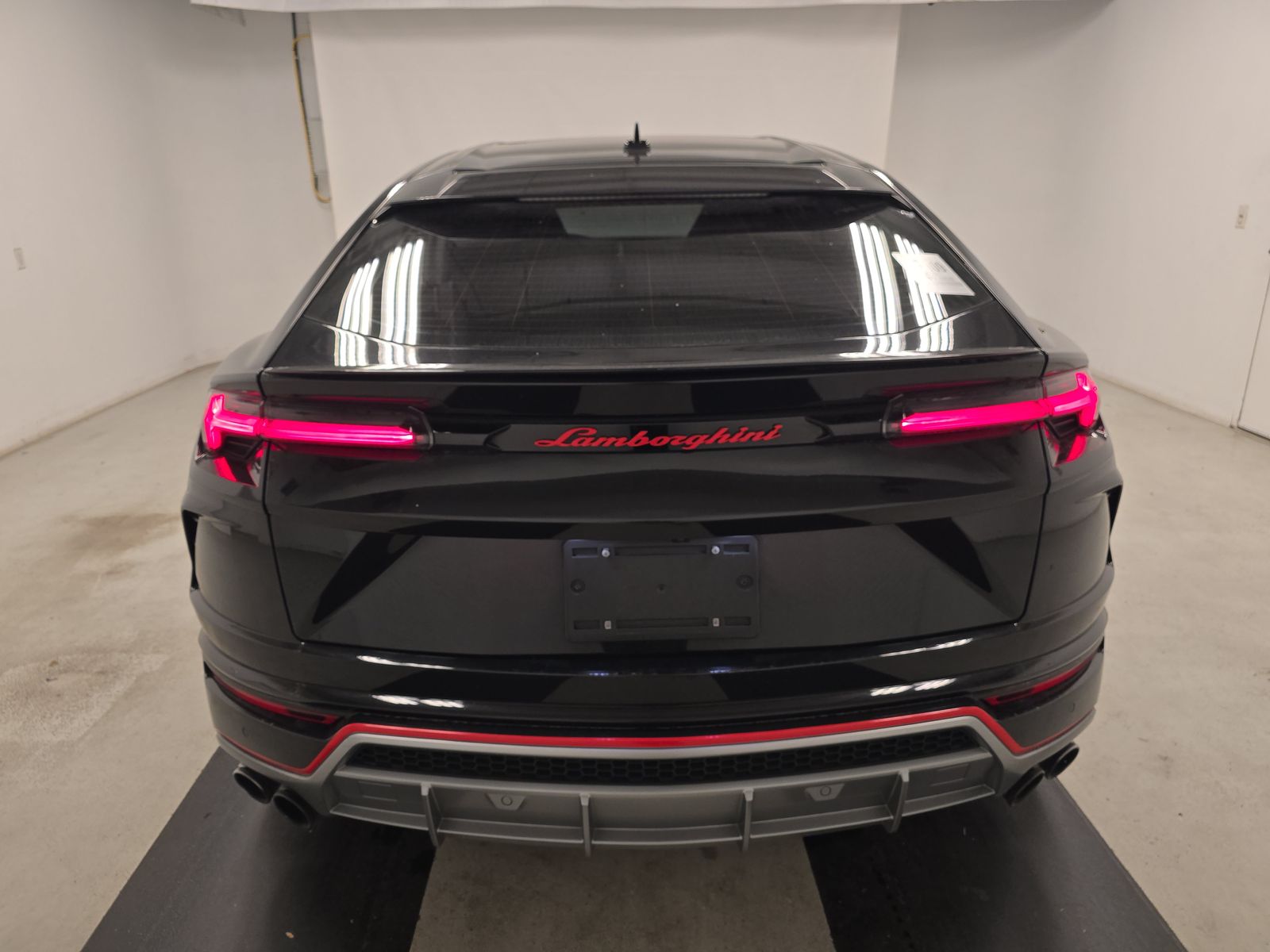 2021 Lamborghini Urus Base AWD