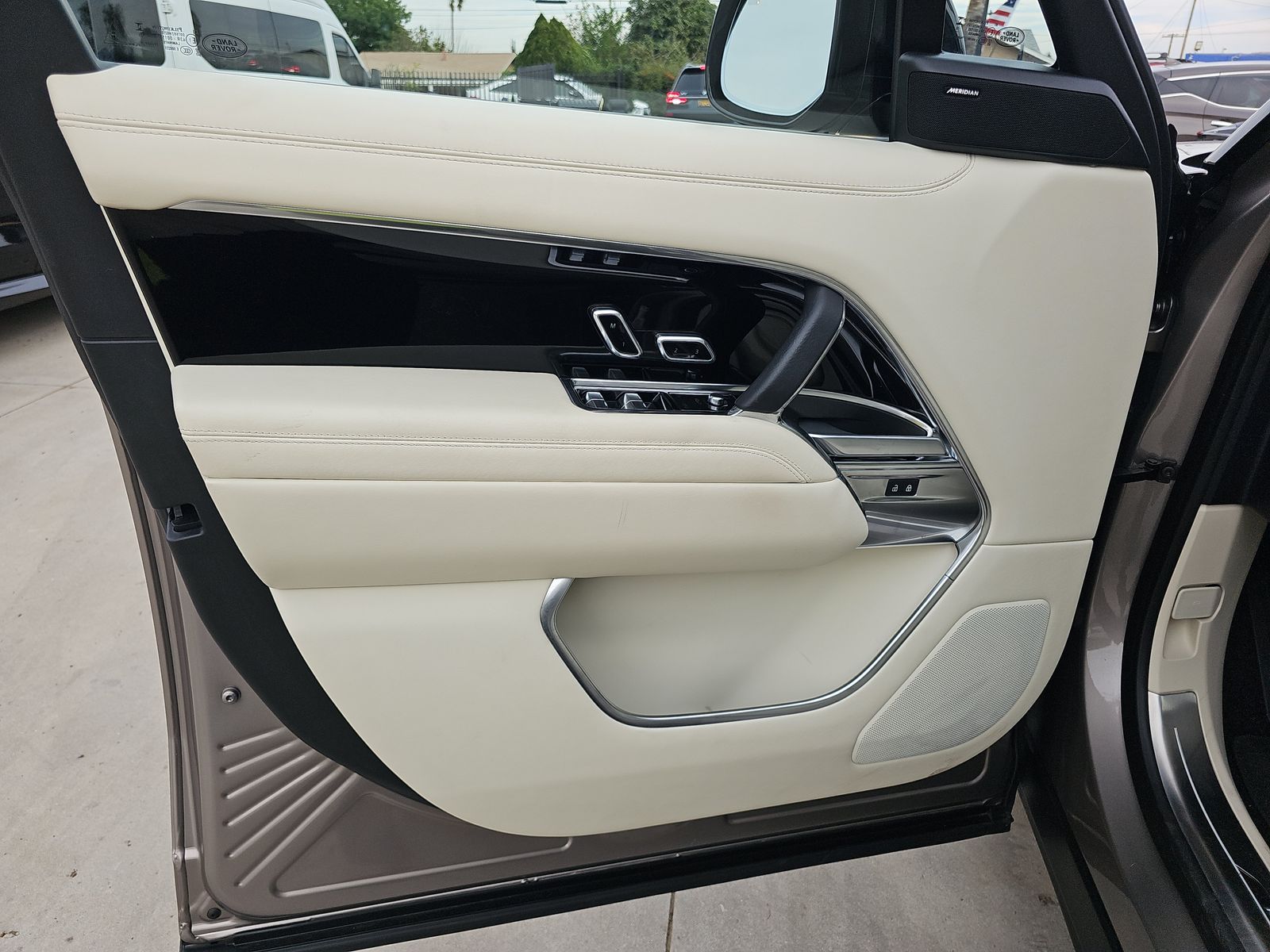 2023 Land Rover Range Rover SE AWD