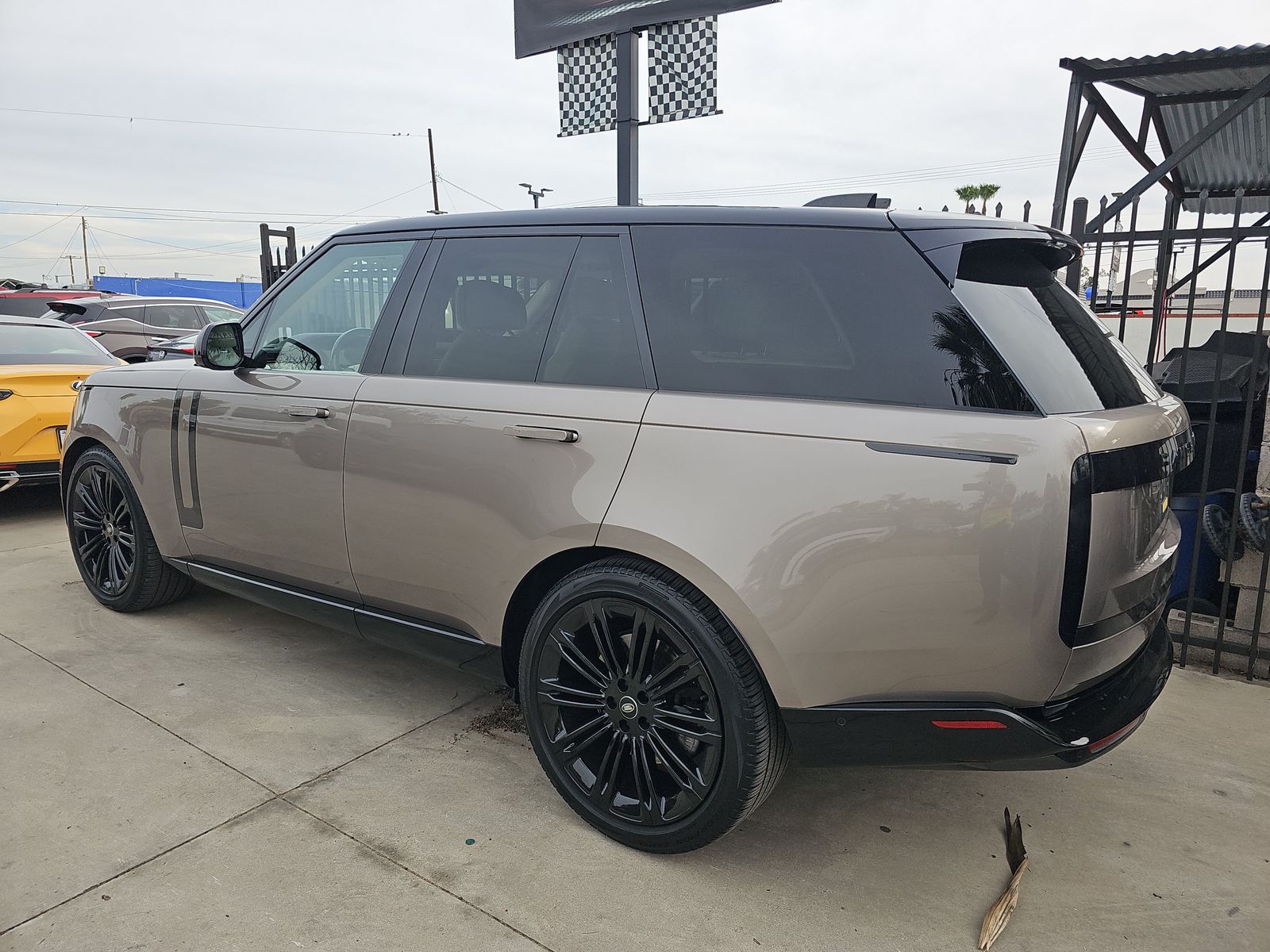 2023 Land Rover Range Rover SE AWD