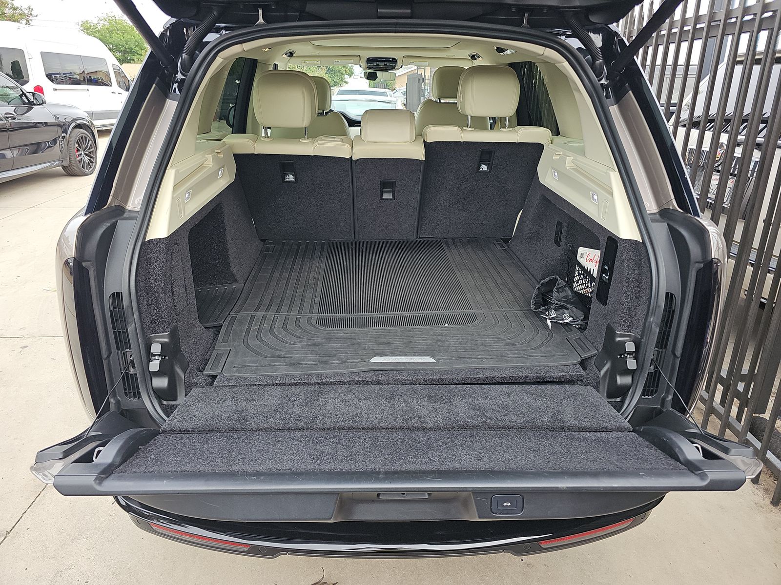 2023 Land Rover Range Rover SE AWD