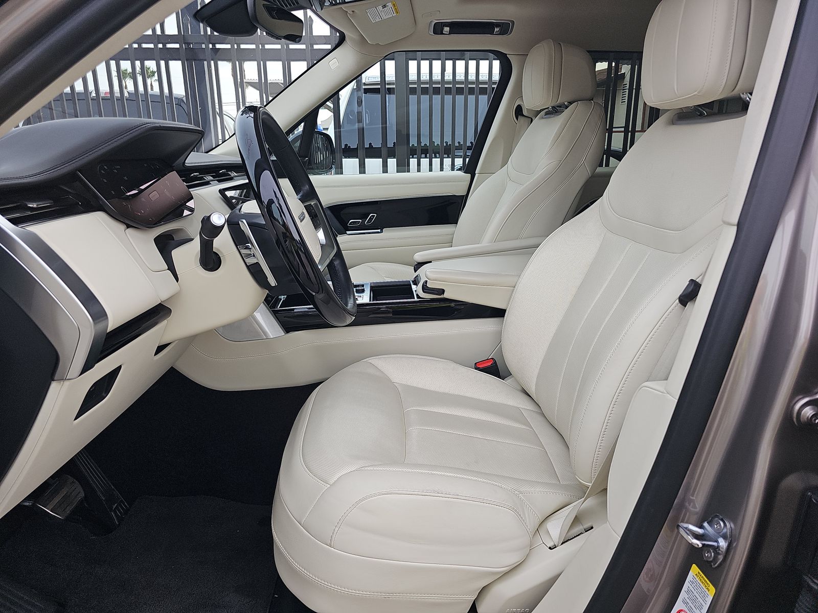 2023 Land Rover Range Rover SE AWD