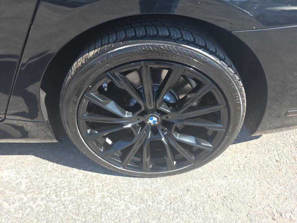 2021 BMW 7 Series 750i xDrive AWD