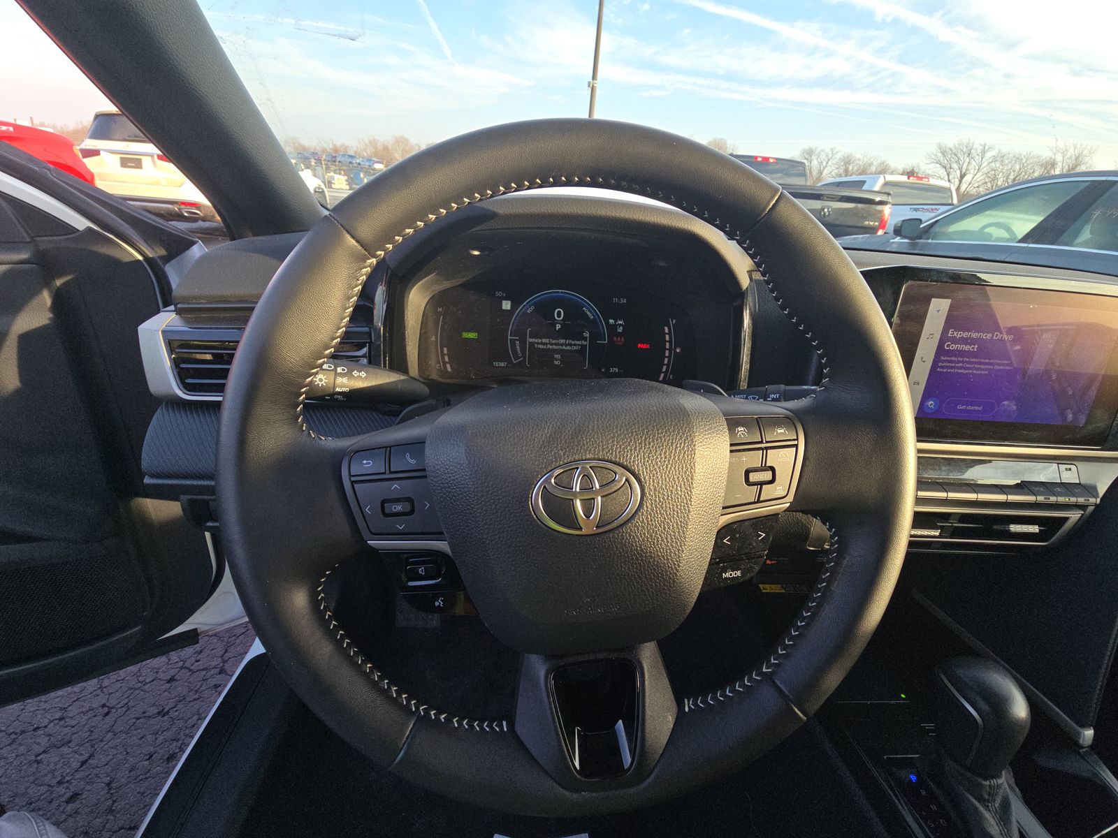 2025 Toyota Camry SE FWD