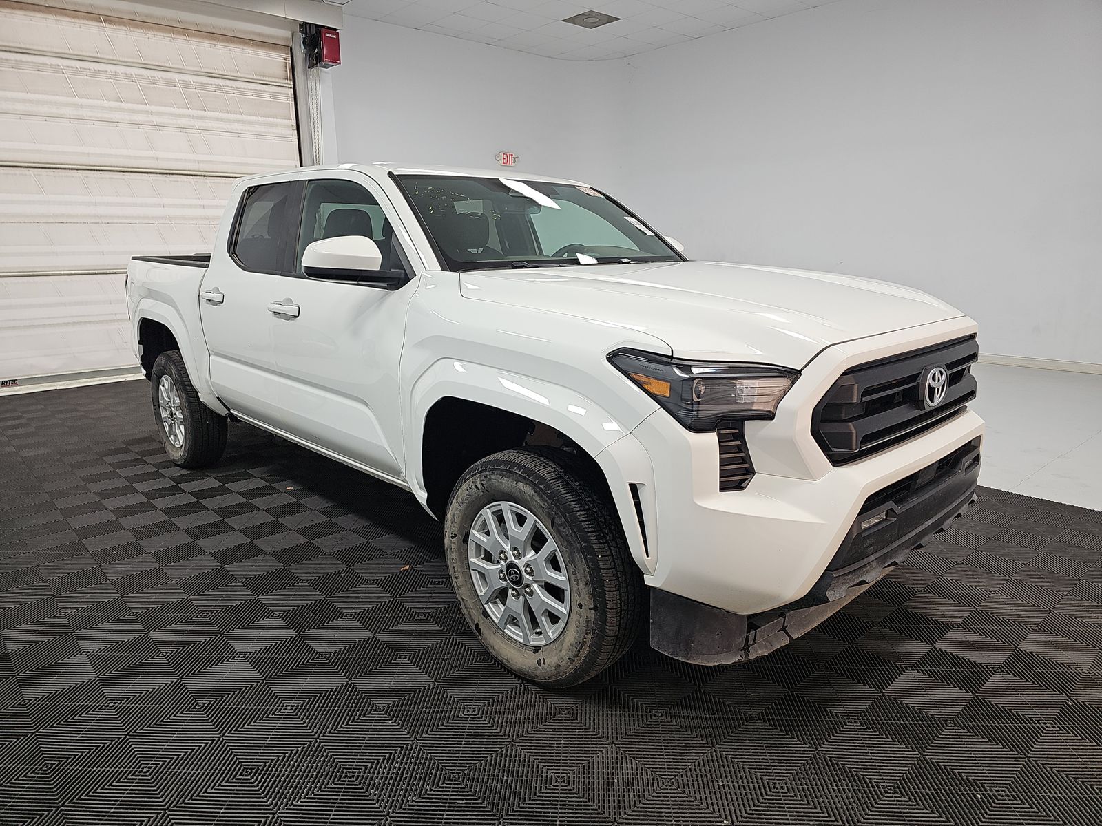 2024 Toyota Tacoma SR5 AWD