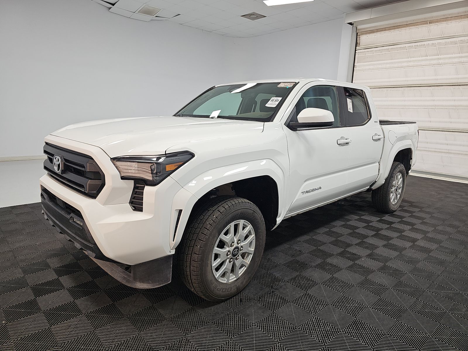 2024 Toyota Tacoma SR5 AWD